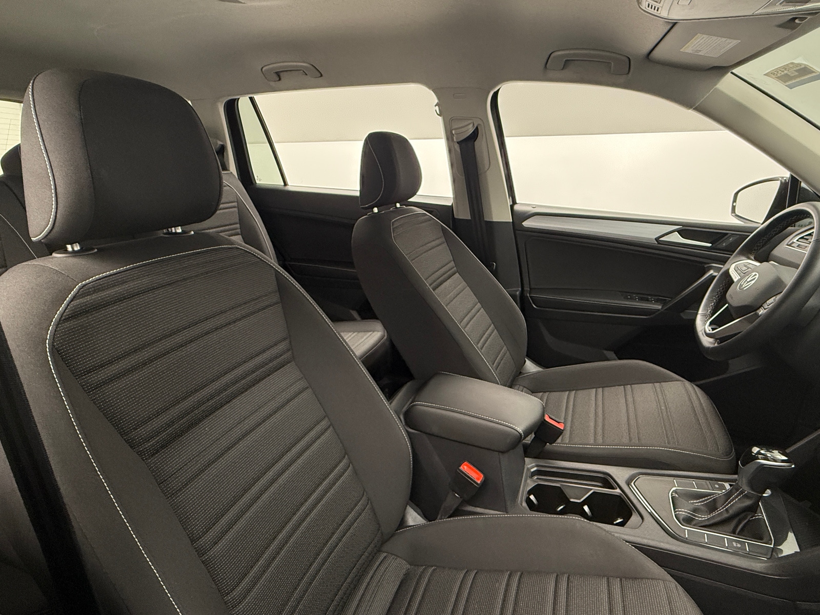 Thumbnail: 2024 Volkswagen Tiguan - 2