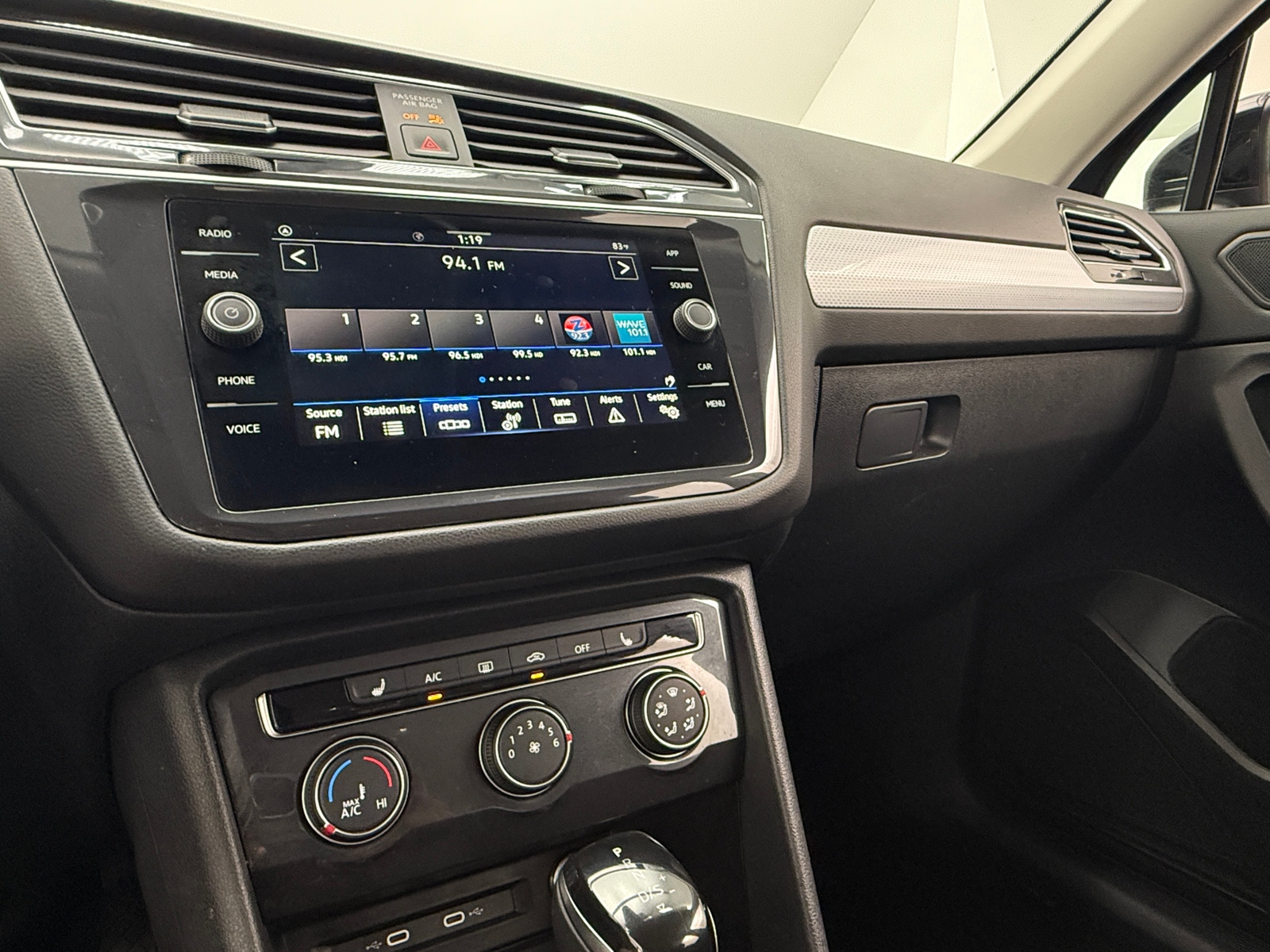 Thumbnail: 2024 Volkswagen Tiguan - 4