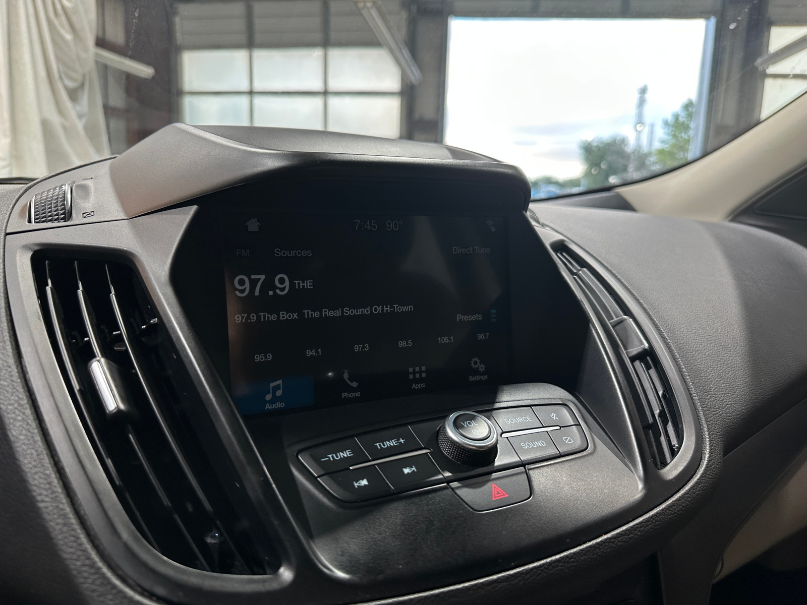 Thumbnail: 2019 Ford Escape - 4