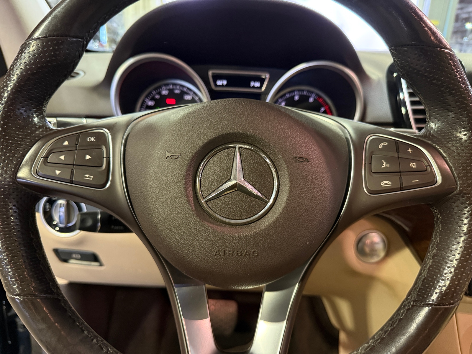Thumbnail: 2016 Mercedes-Benz GLE - 4