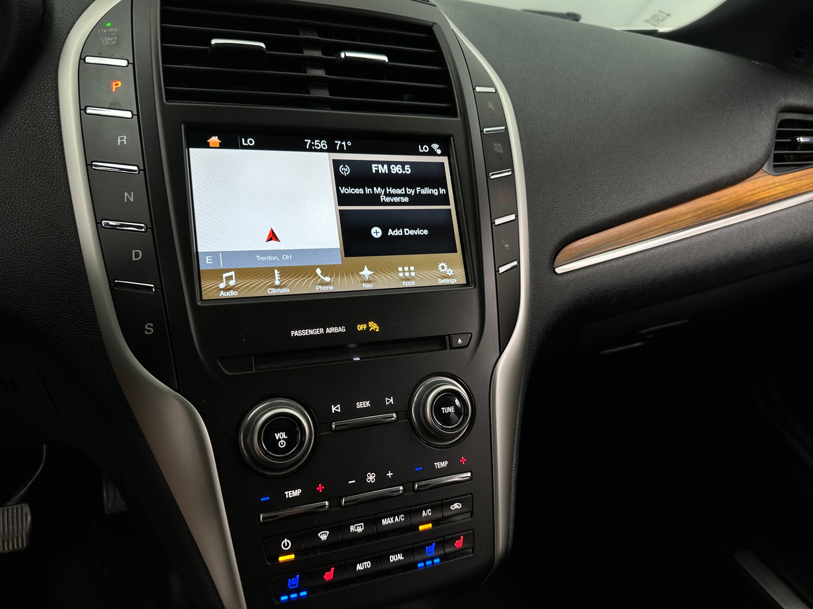 Thumbnail: 2017 Lincoln MKC - 3