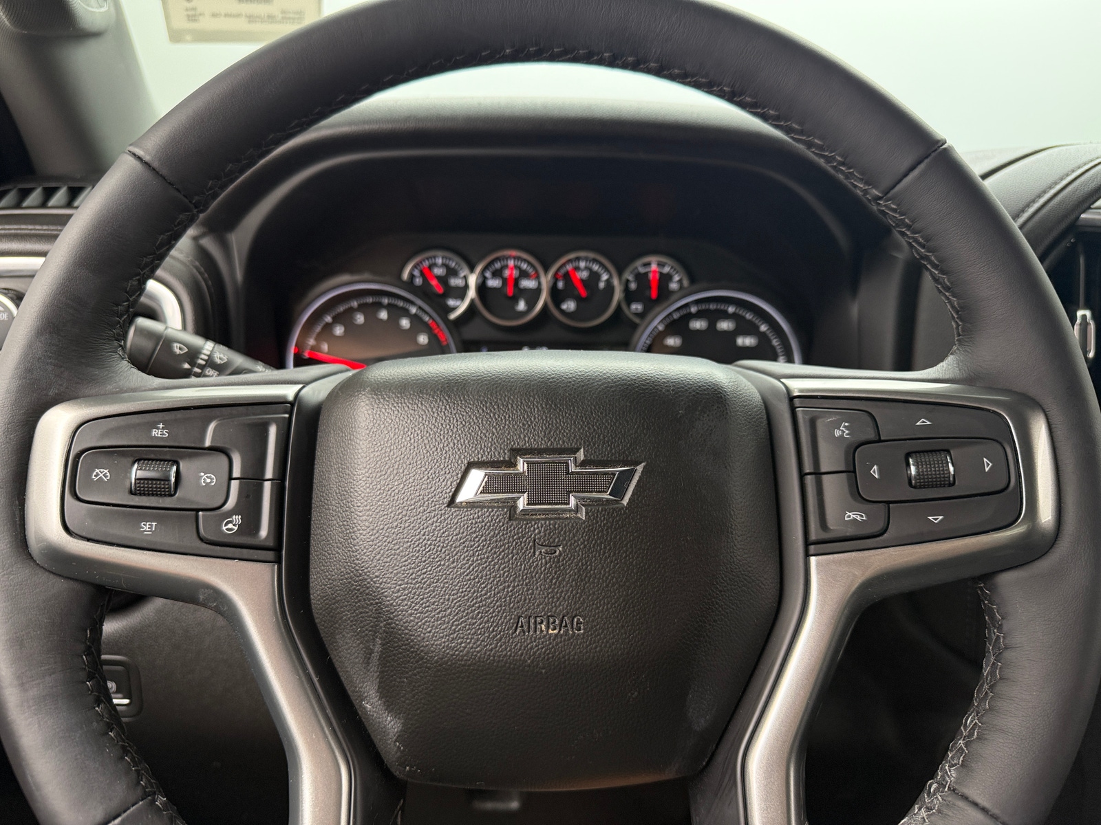 Thumbnail: 2022 Chevrolet Silverado 1500 - 5
