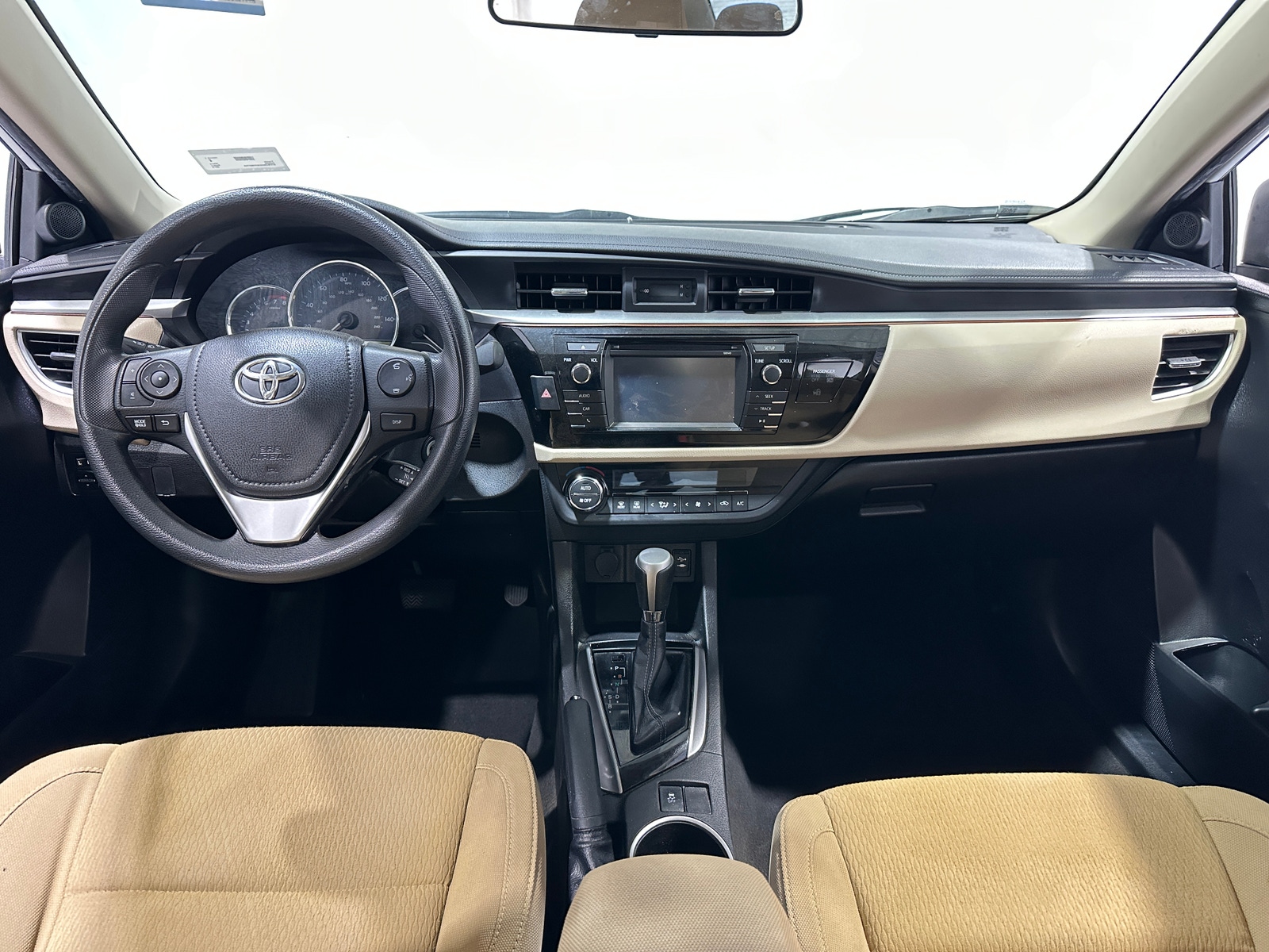 Thumbnail: 2015 Toyota Corolla - 3