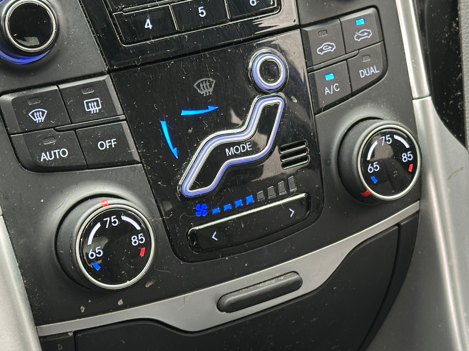 Thumbnail: 2013 Hyundai Sonata - 3