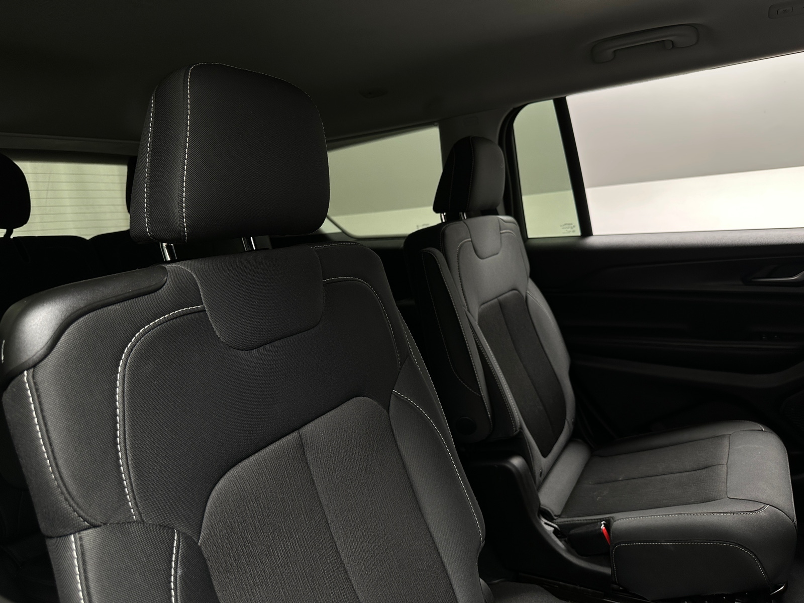Thumbnail: 2023 Jeep Grand Cherokee L - 6