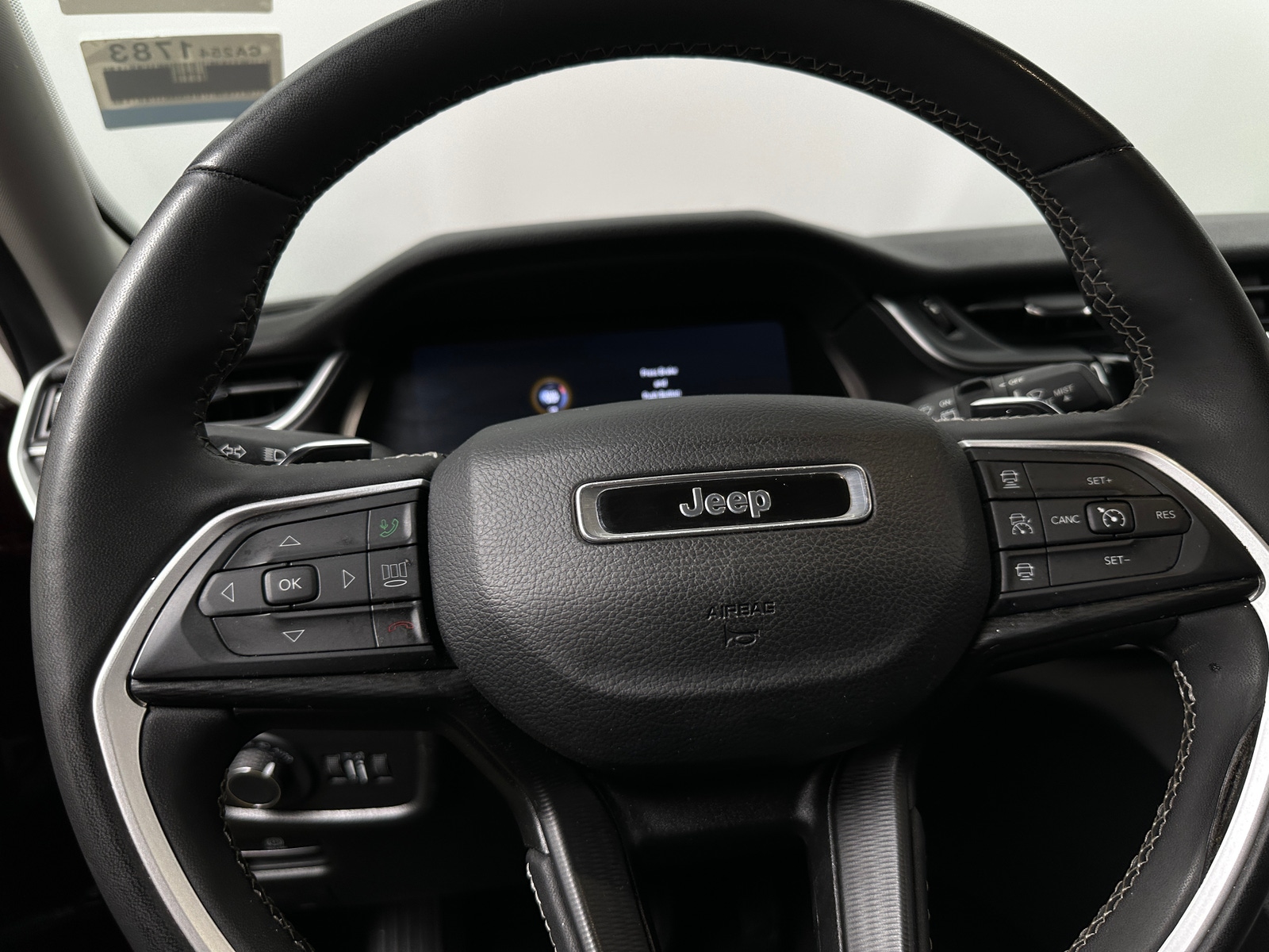 Thumbnail: 2023 Jeep Grand Cherokee L - 5