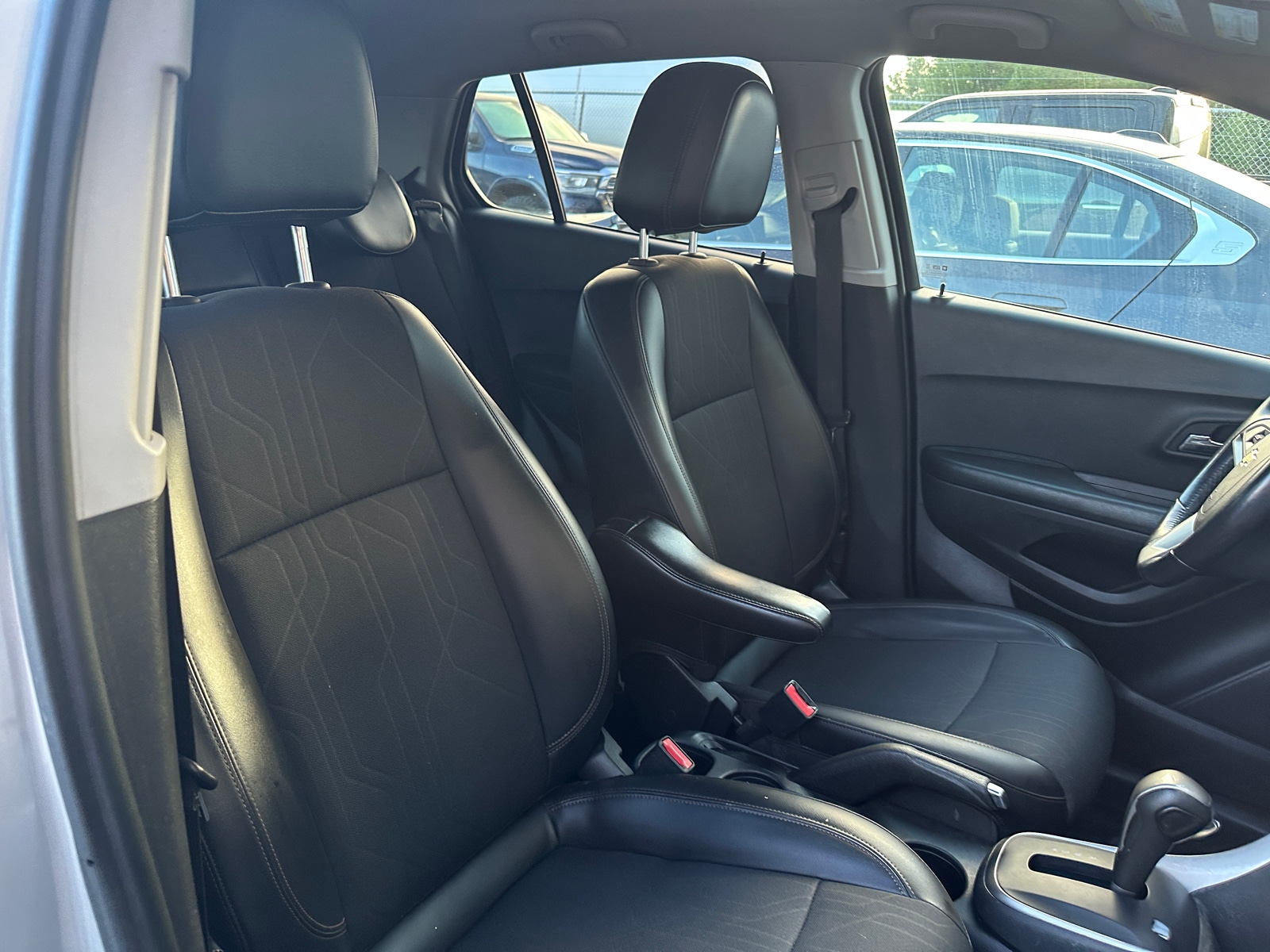 Thumbnail: 2022 Chevrolet Trax - 2
