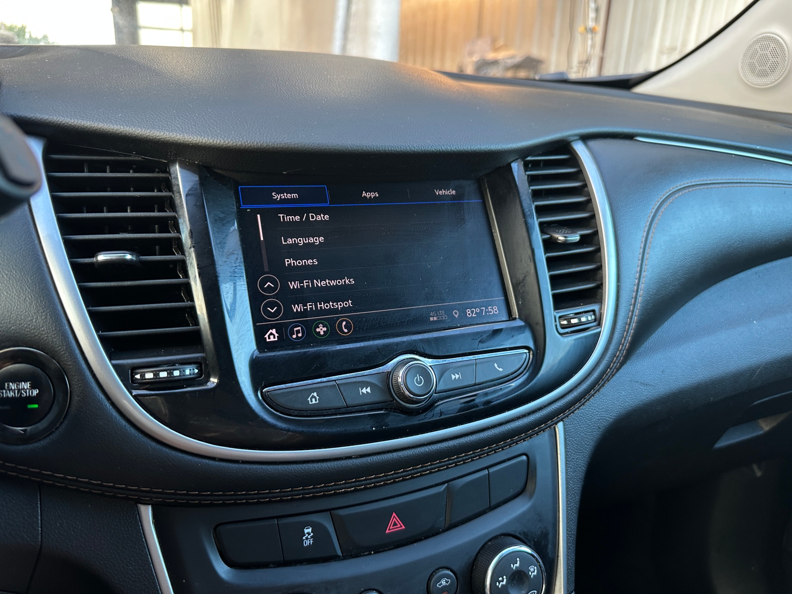 Thumbnail: 2022 Chevrolet Trax - 4