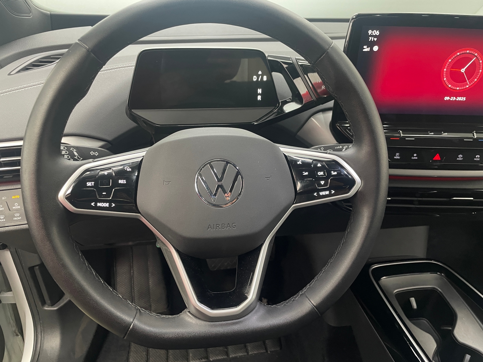 Thumbnail: 2023 Volkswagen ID.4 - 4