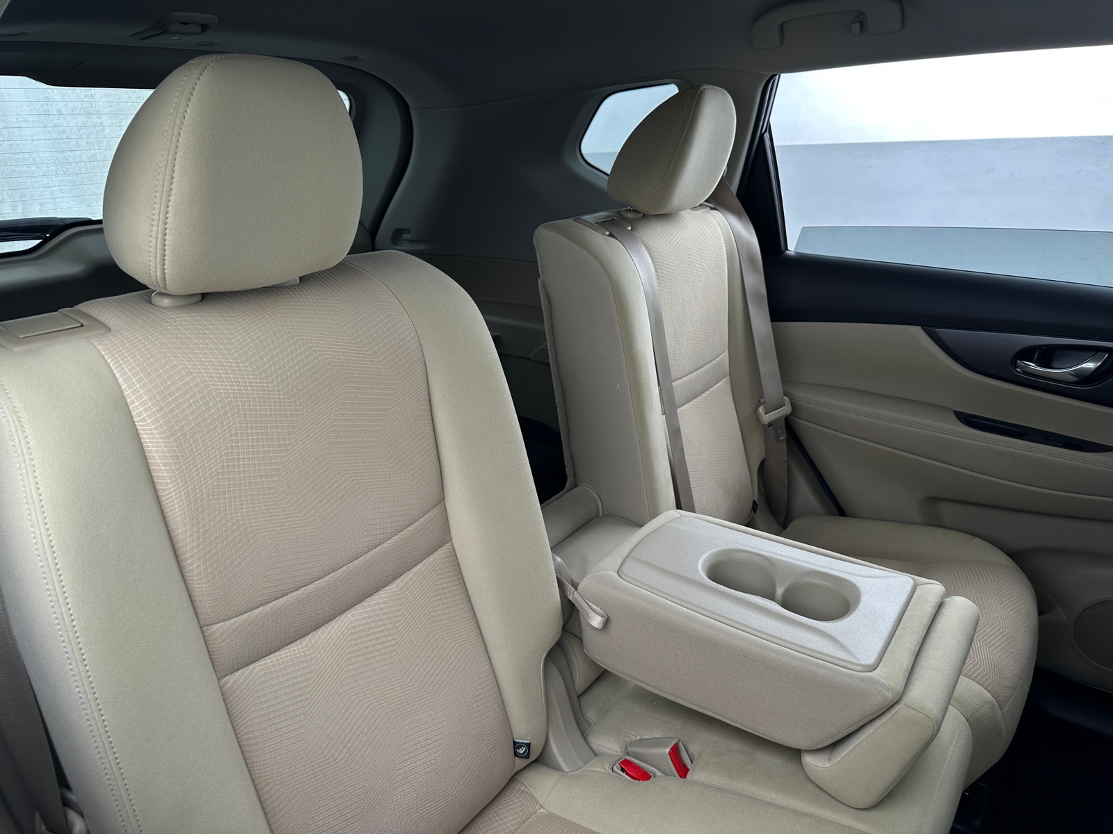 Thumbnail: 2016 Nissan Rogue - 6