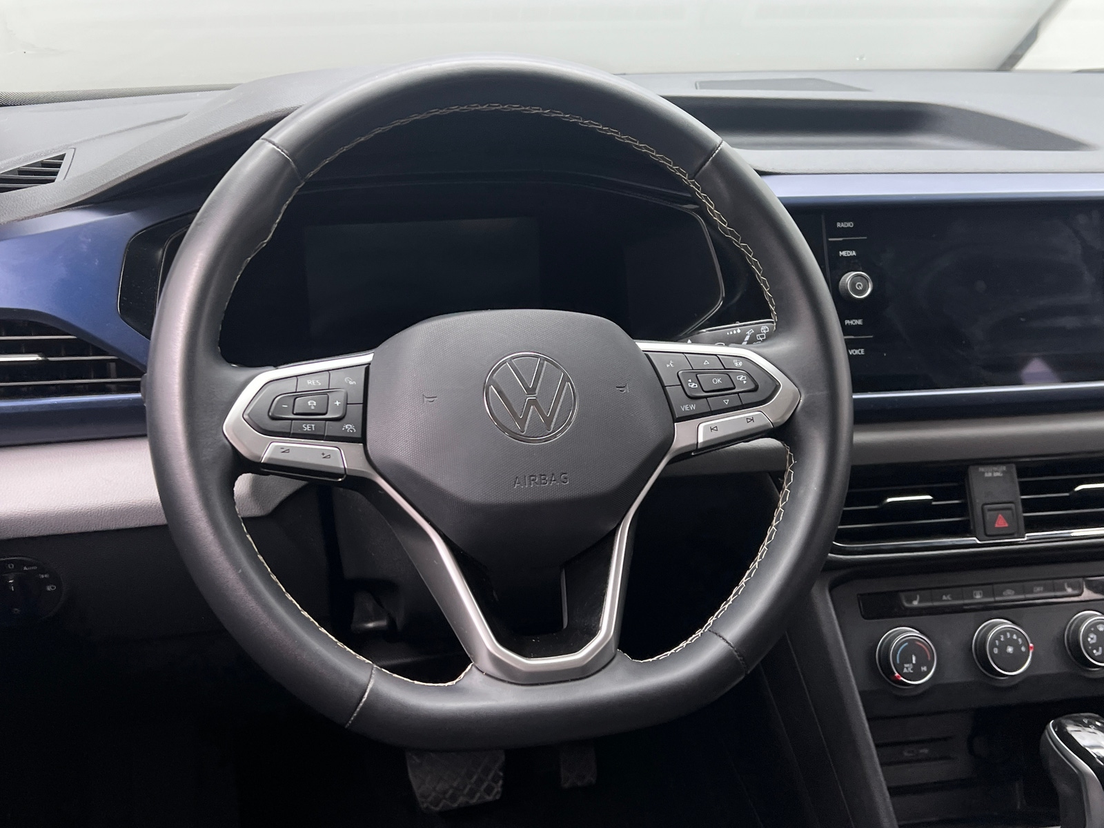 Thumbnail: 2022 Volkswagen Taos - 5