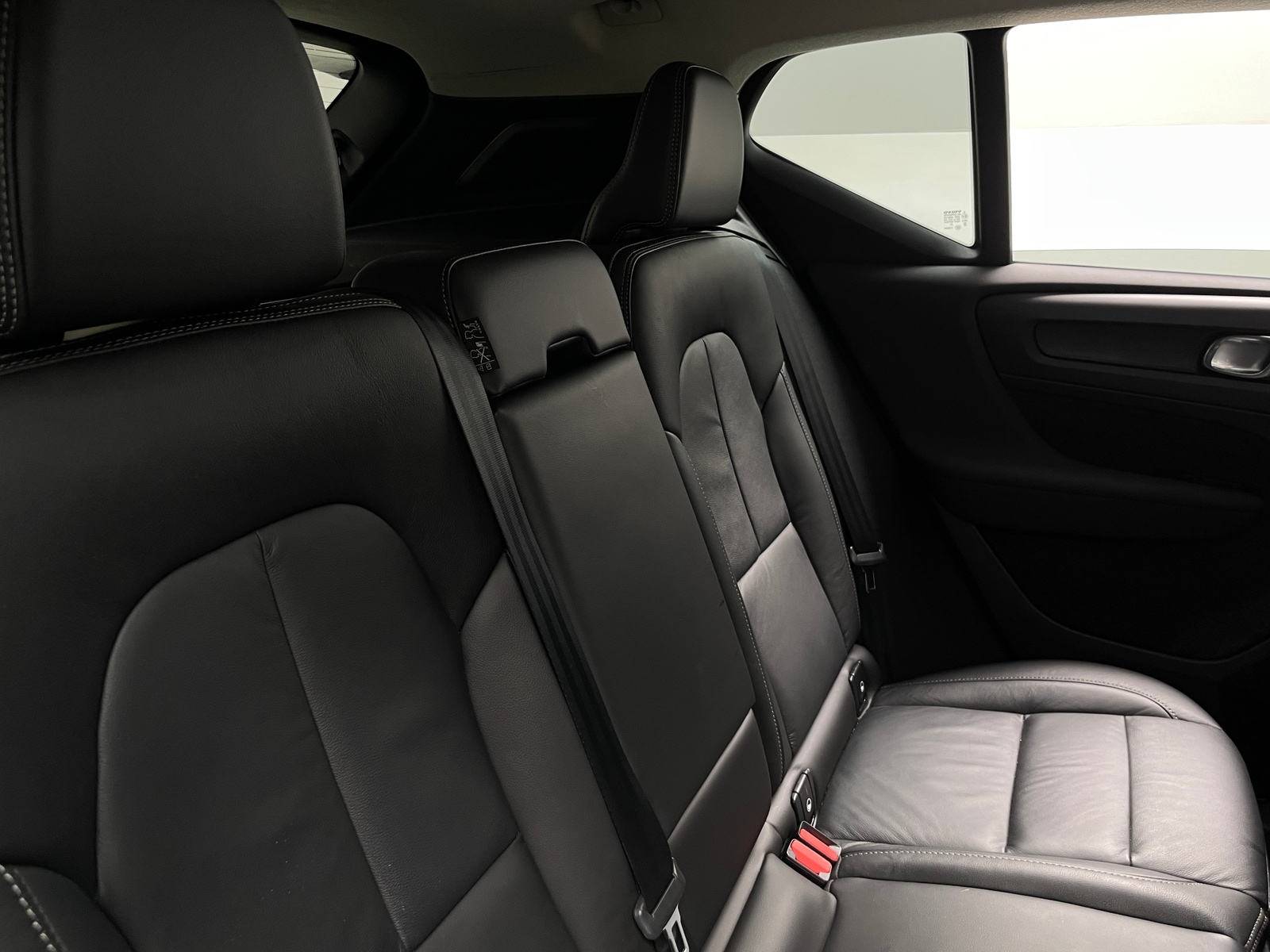 Thumbnail: 2023 Volvo XC40 - 6