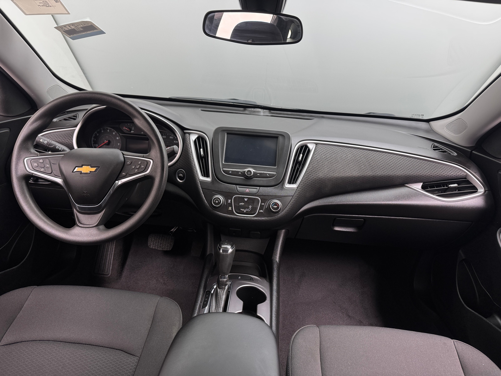 Thumbnail: 2018 Chevrolet Malibu - 3