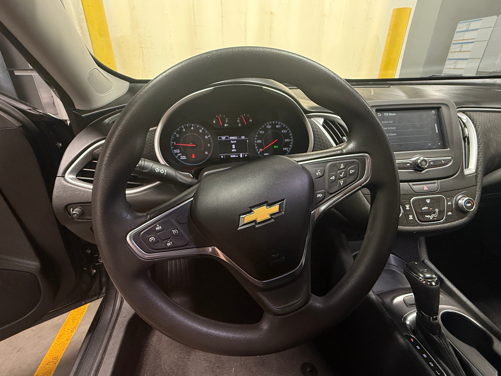 Thumbnail: 2018 Chevrolet Malibu - 5