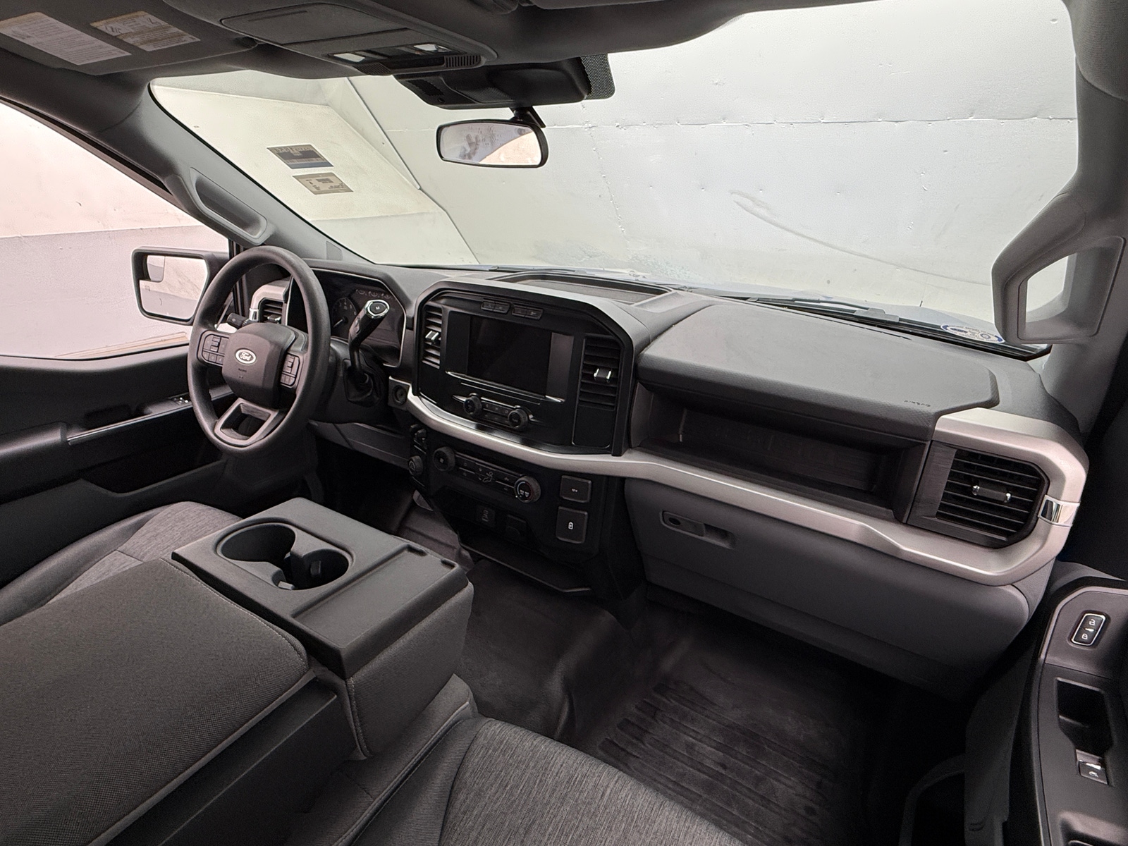 Thumbnail: 2022 Ford Econoline - 3