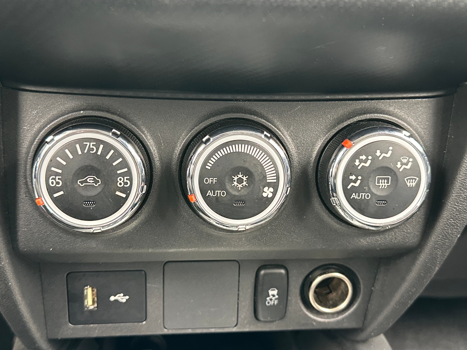 Thumbnail: 2019 Mitsubishi Outlander Sport - 4