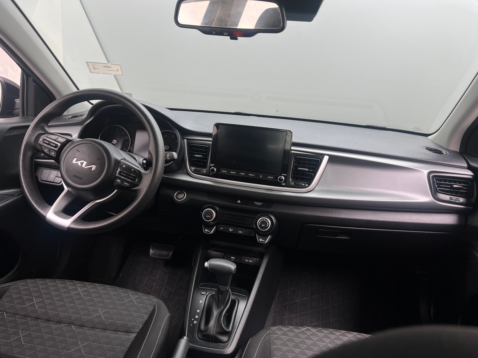 Thumbnail: 2023 Kia Rio - 3