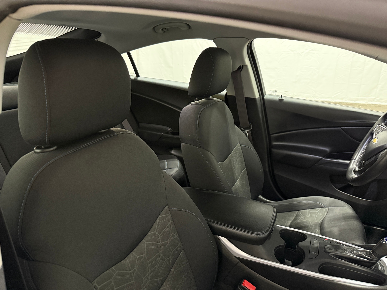 Thumbnail: 2017 Chevrolet Volt - 2