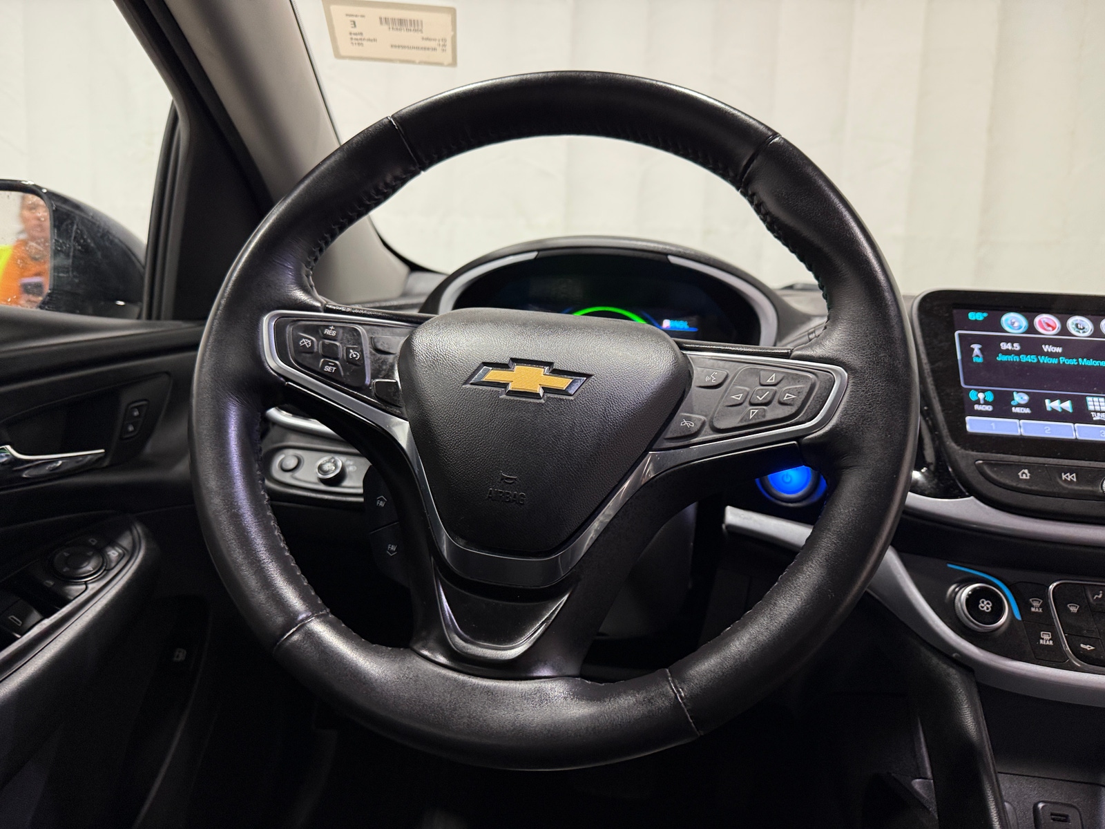 Thumbnail: 2017 Chevrolet Volt - 5