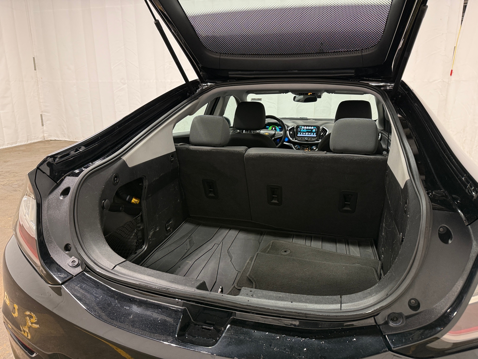 Thumbnail: 2017 Chevrolet Volt - 7