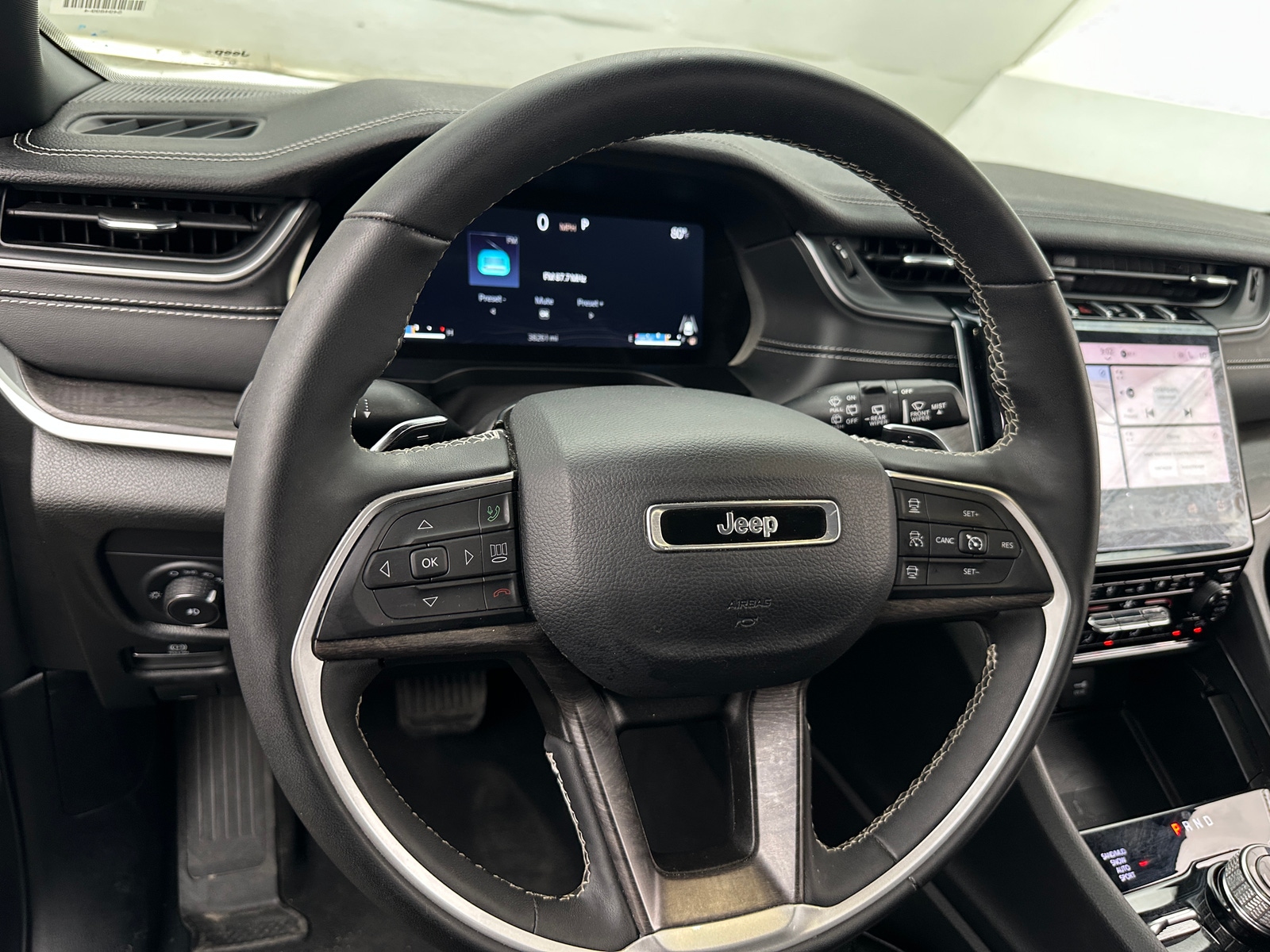 Thumbnail: 2024 Jeep Grand Cherokee L - 4