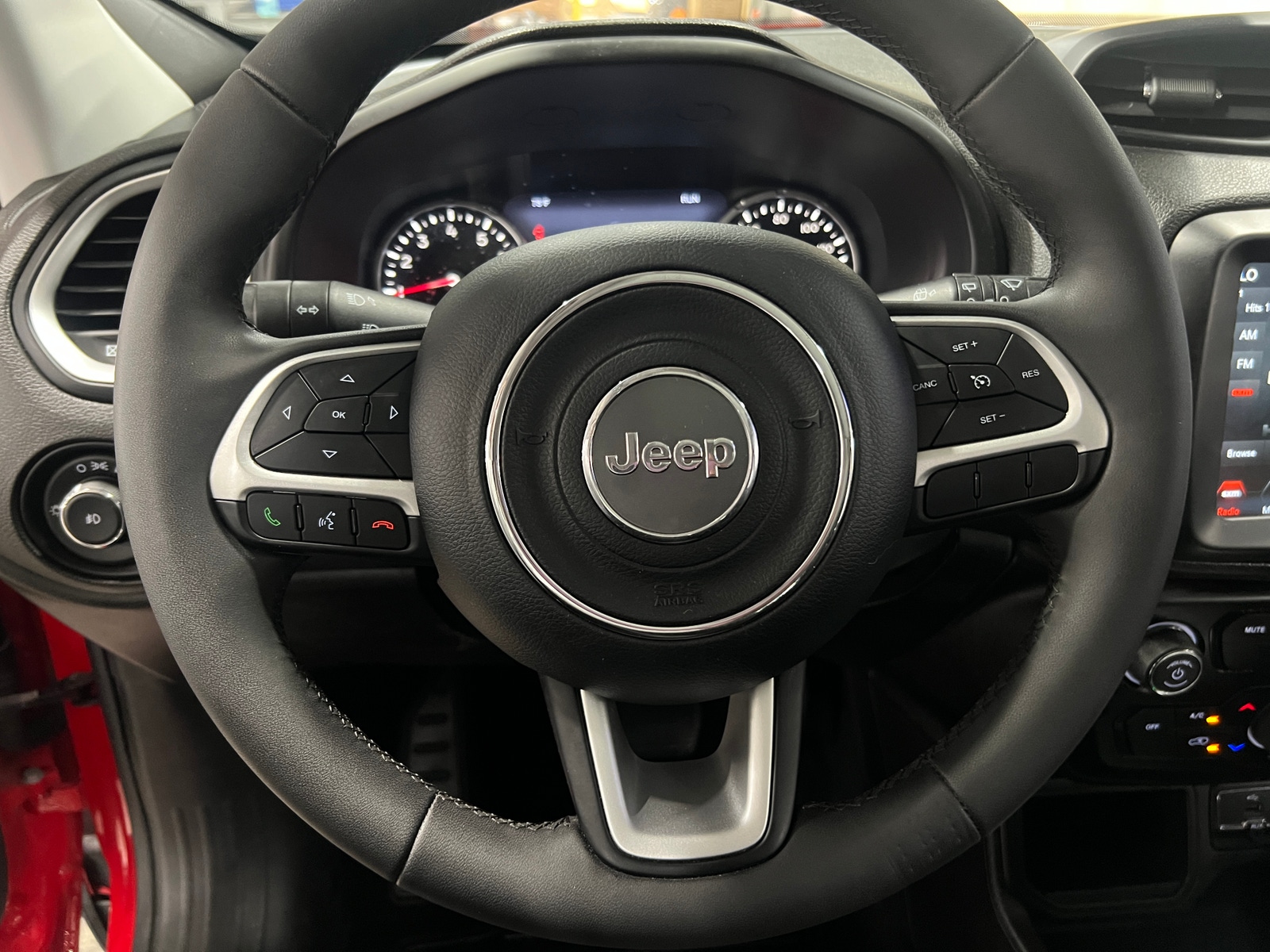 Thumbnail: 2018 Jeep Renegade - 5