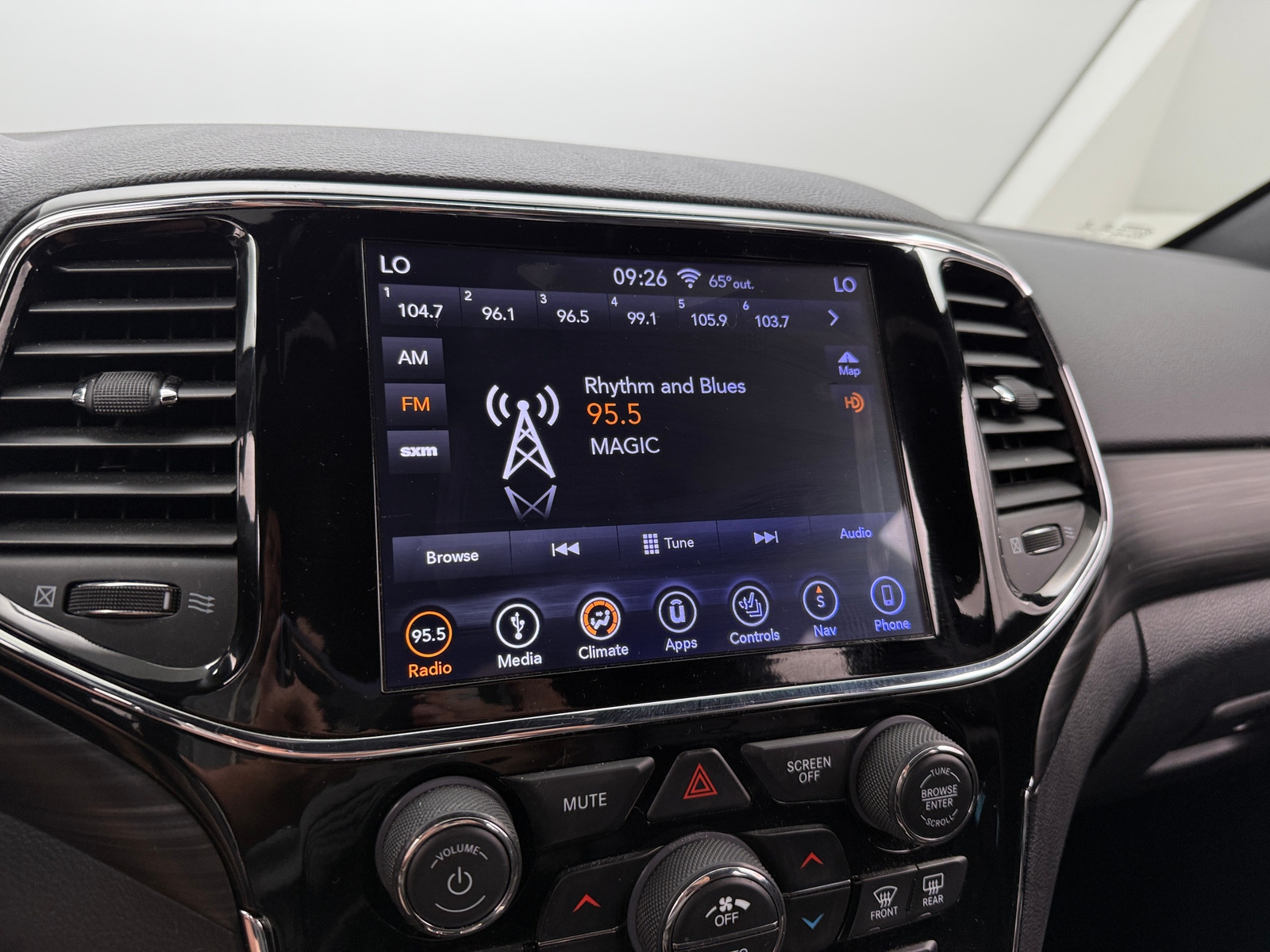 Thumbnail: 2019 Jeep Grand Cherokee - 3