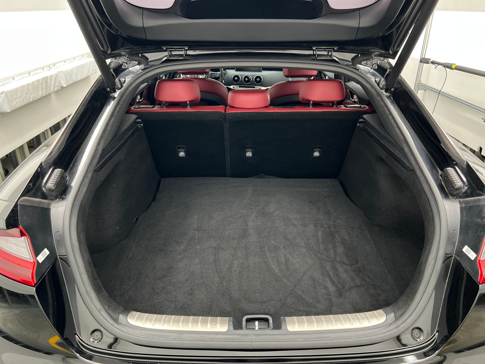 Thumbnail: 2019 Kia Stinger - 6