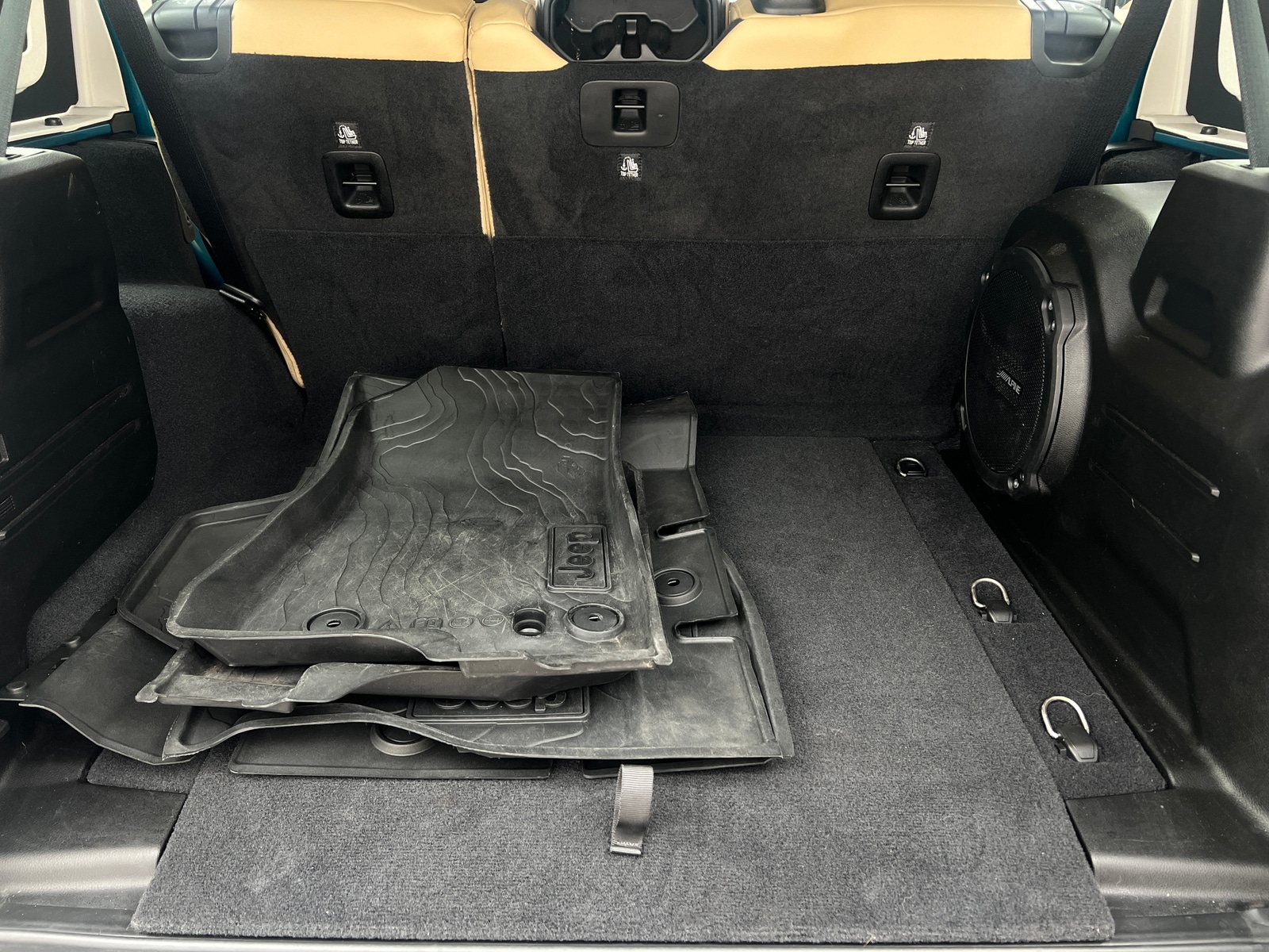 Thumbnail: 2019 Jeep Wrangler - 6