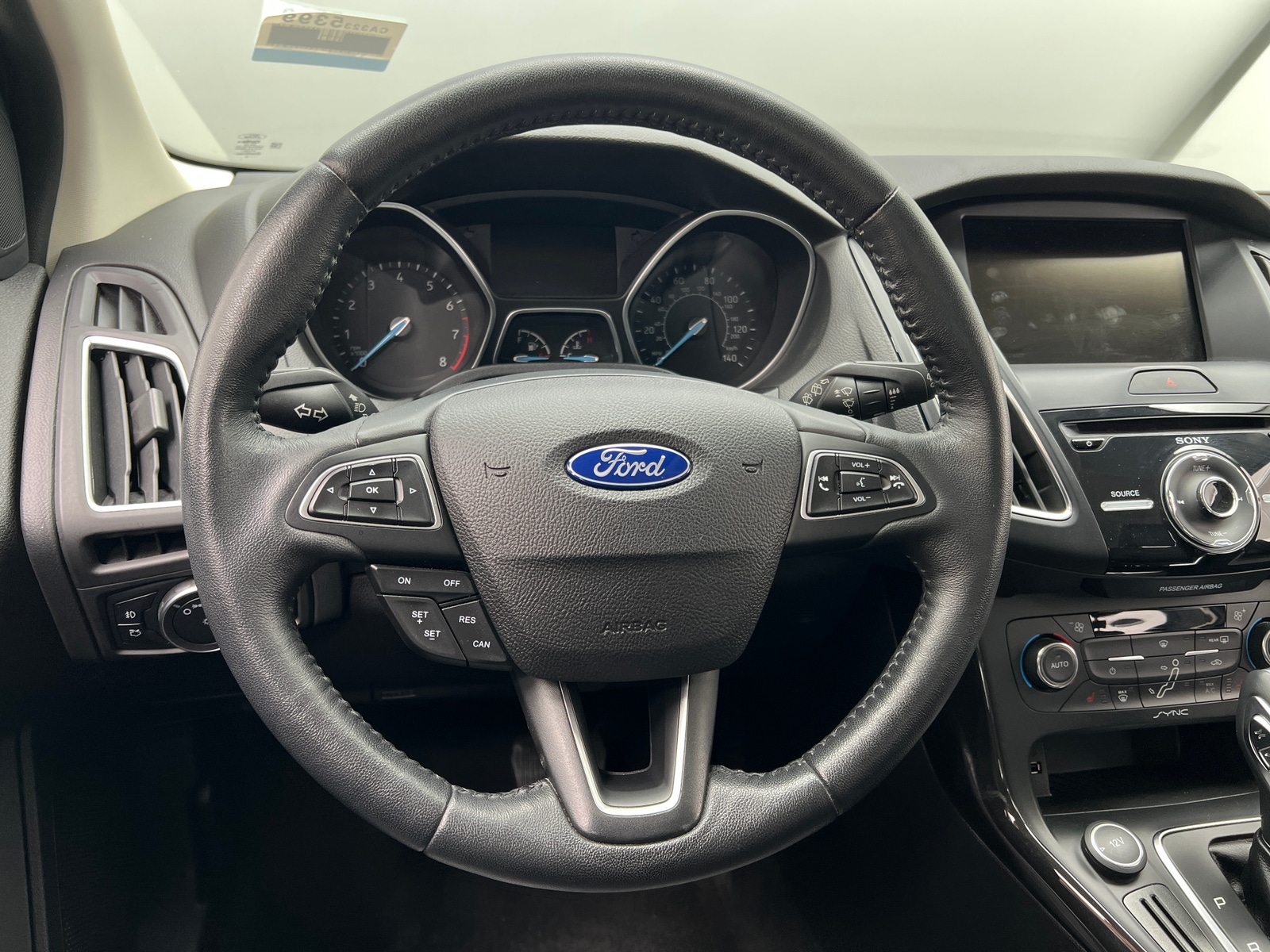 Thumbnail: 2015 Ford Focus - 4