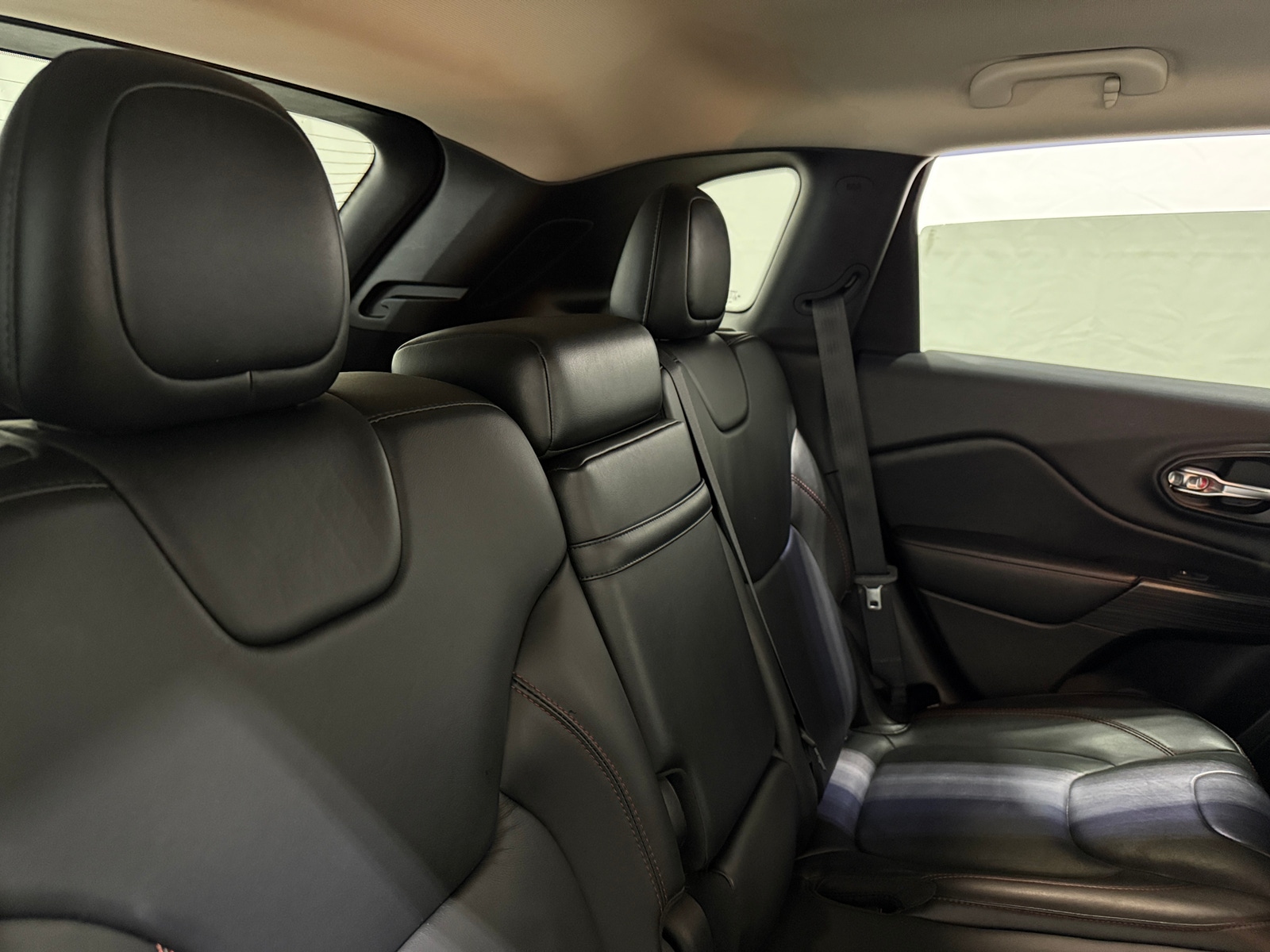 Thumbnail: 2015 Jeep Cherokee - 6