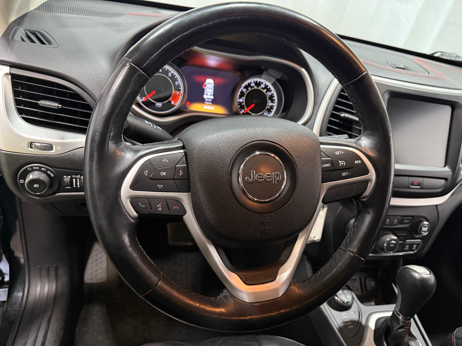 Thumbnail: 2015 Jeep Cherokee - 5