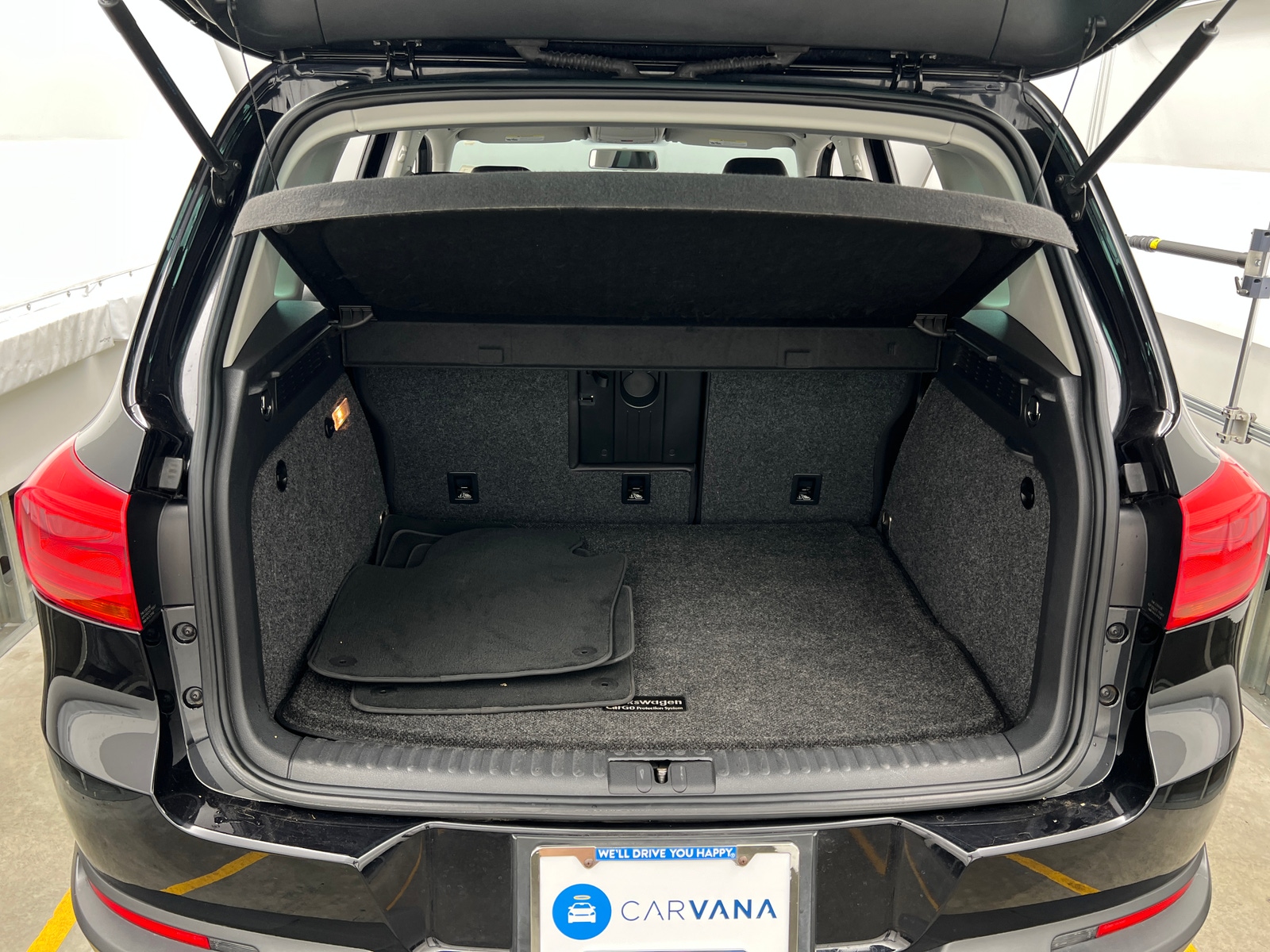 Thumbnail: 2014 Volkswagen Tiguan - 7