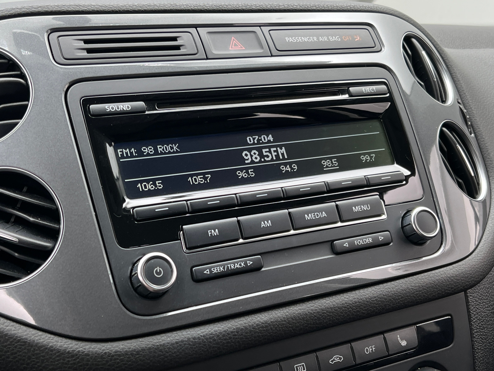 Thumbnail: 2014 Volkswagen Tiguan - 4