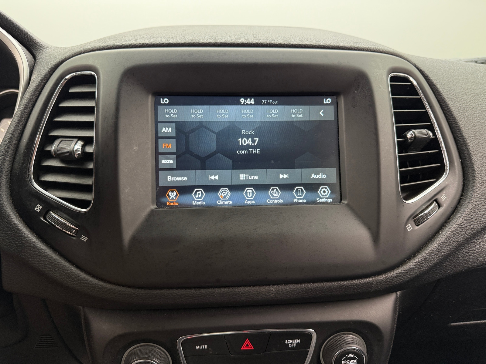 Thumbnail: 2019 Jeep Compass - 3