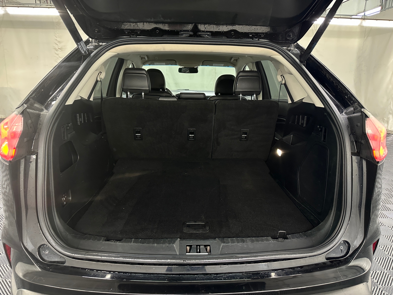 Thumbnail: 2019 Ford Edge - 6