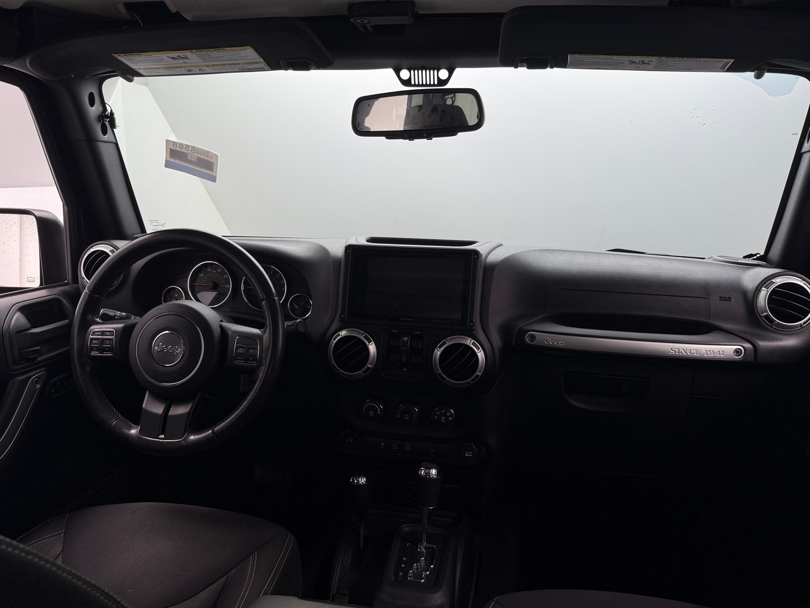 Thumbnail: 2015 Jeep Wrangler - 3