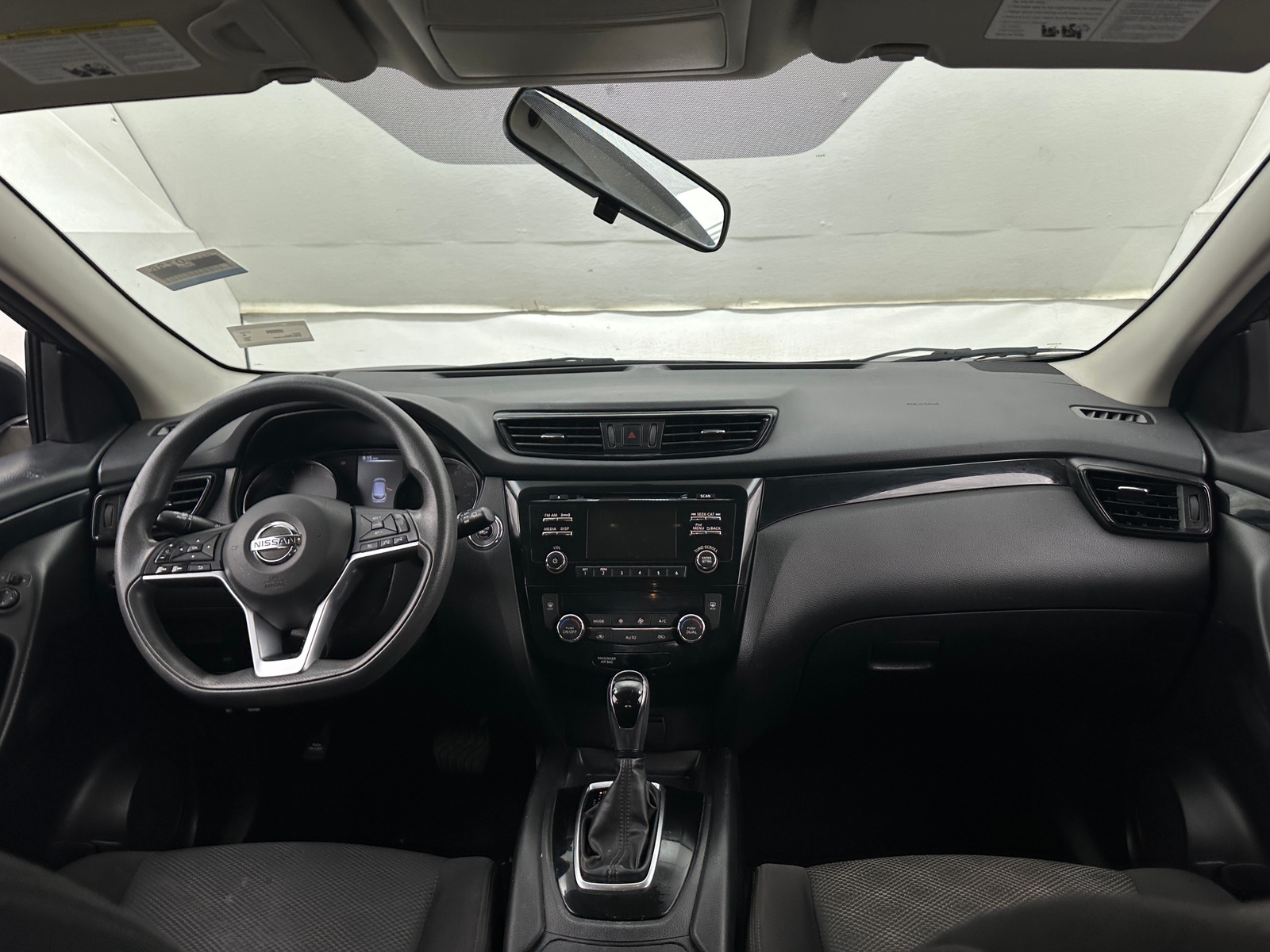 Thumbnail: 2017 Nissan Rogue Sport - 3