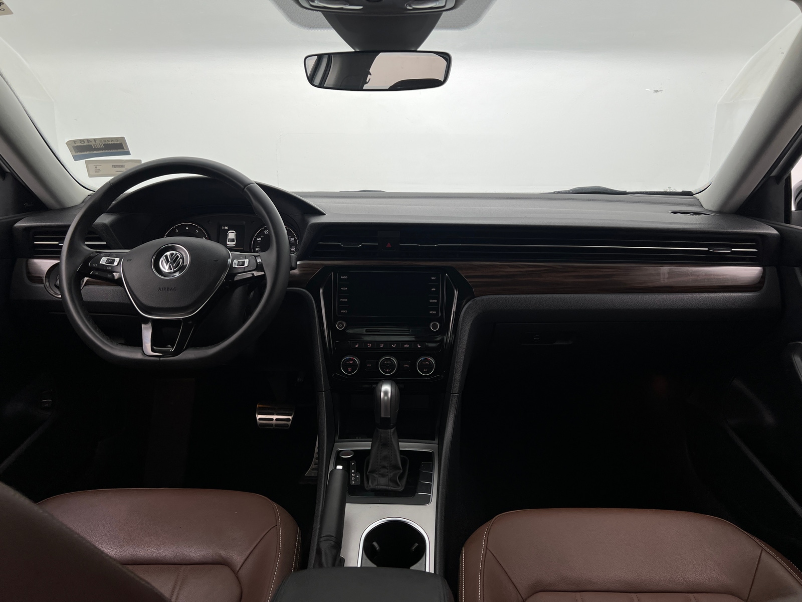 Thumbnail: 2022 Volkswagen Passat - 2