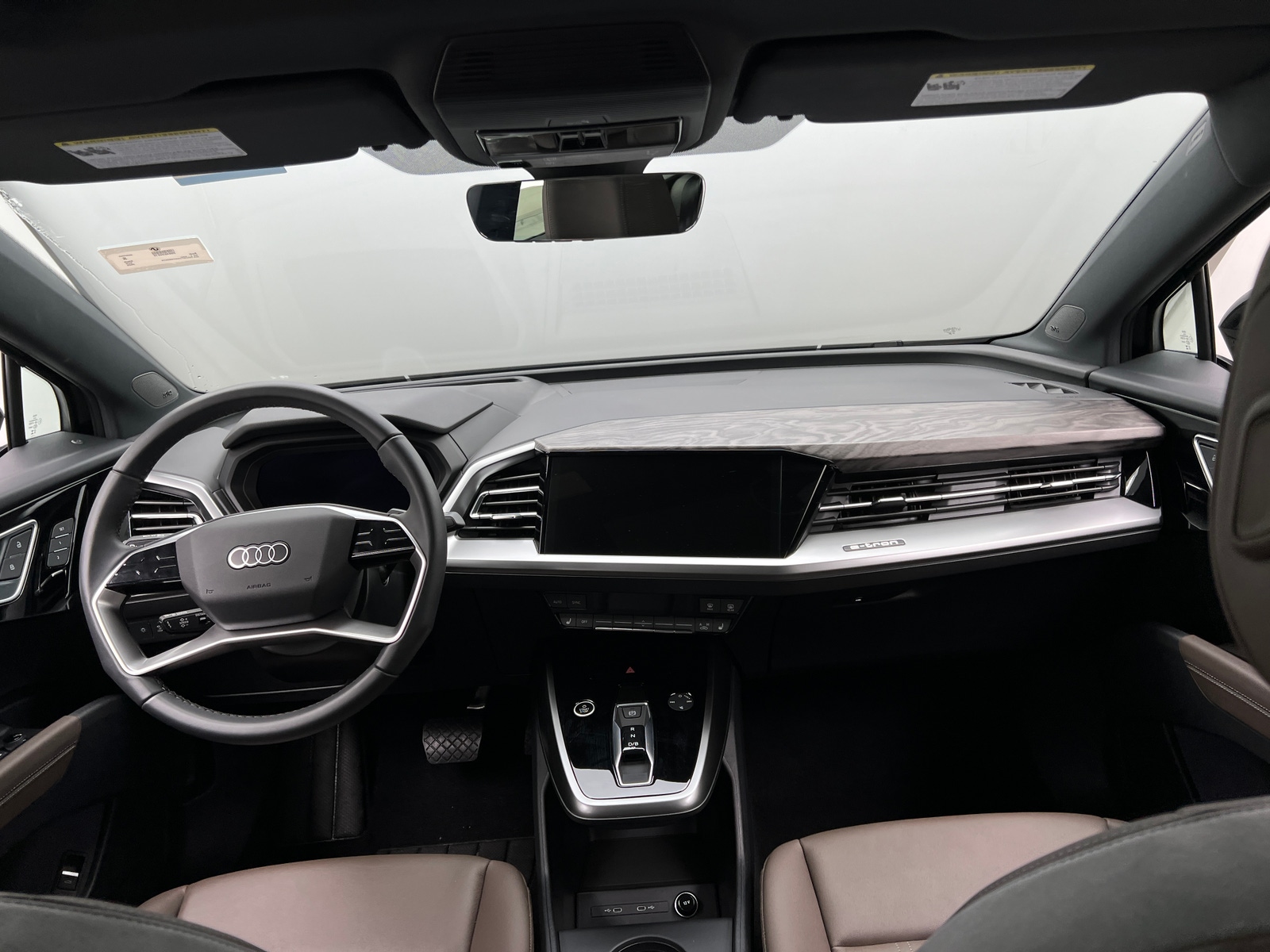 Thumbnail: 2025 Audi Q4 e-tron - 2