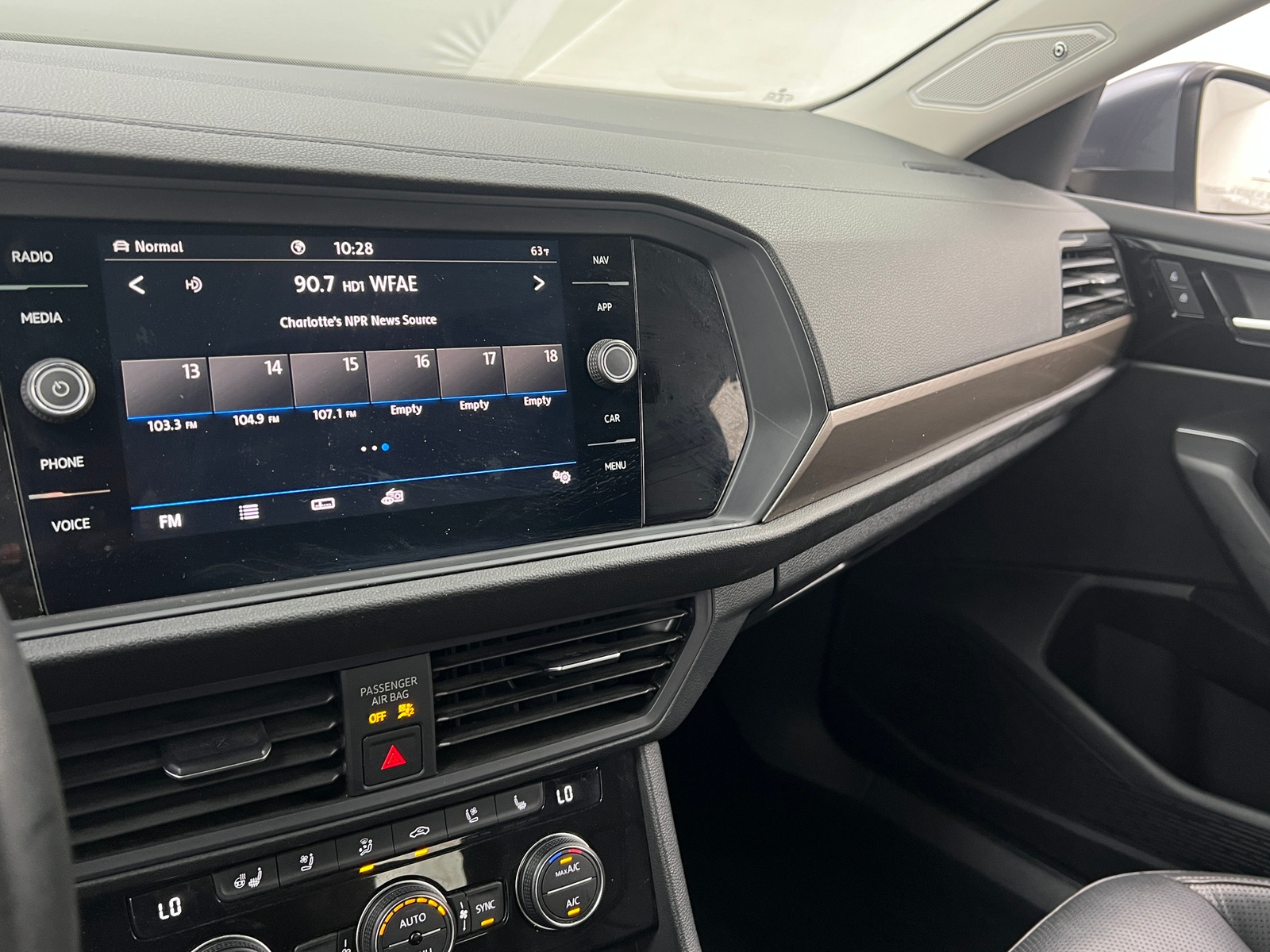 Thumbnail: 2020 Volkswagen Jetta - 3