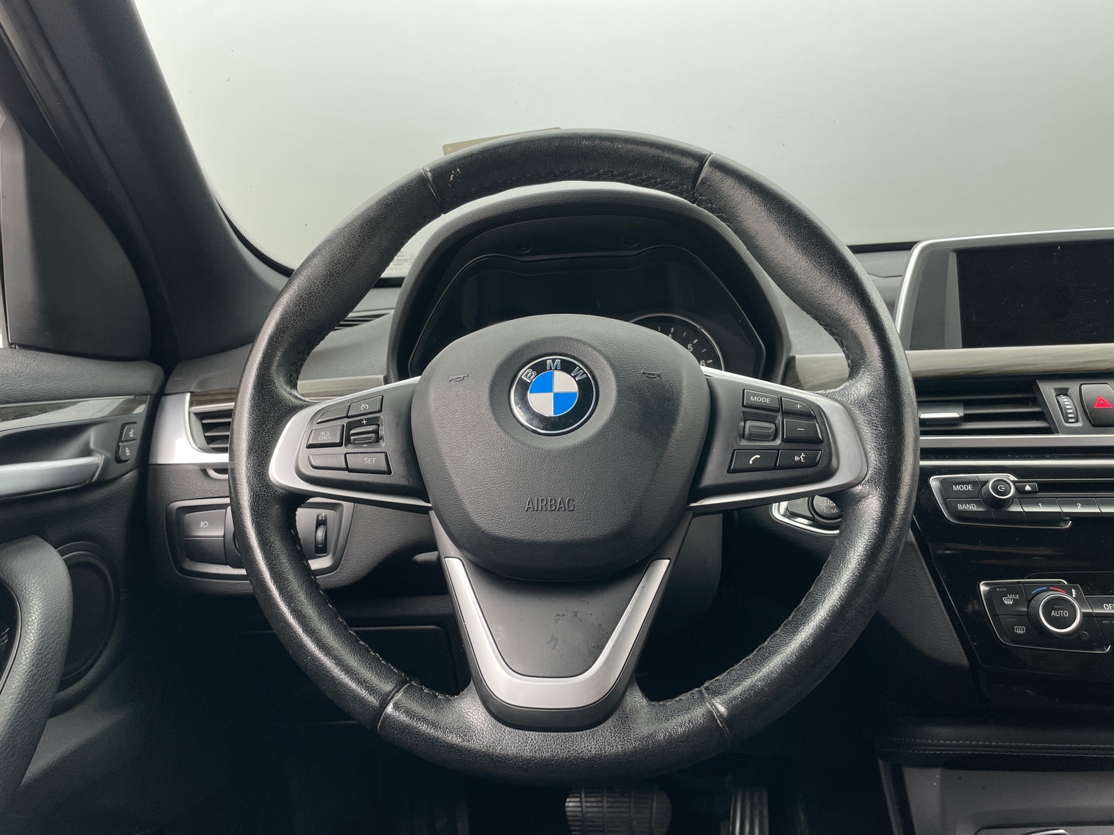 Thumbnail: 2017 BMW X1 - 4
