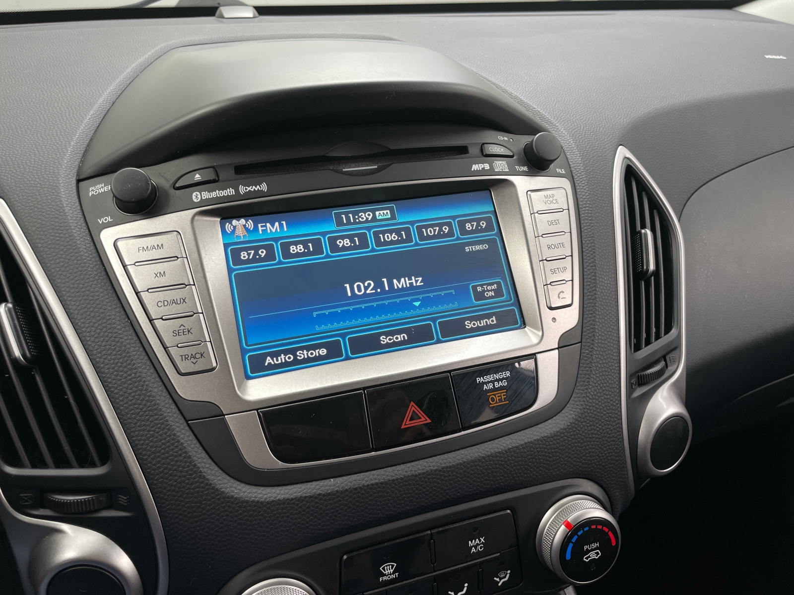 Thumbnail: 2011 Hyundai Tucson - 3
