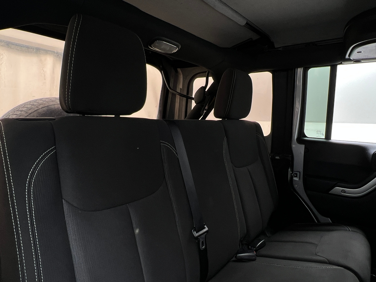 Thumbnail: 2015 Jeep Wrangler - 6