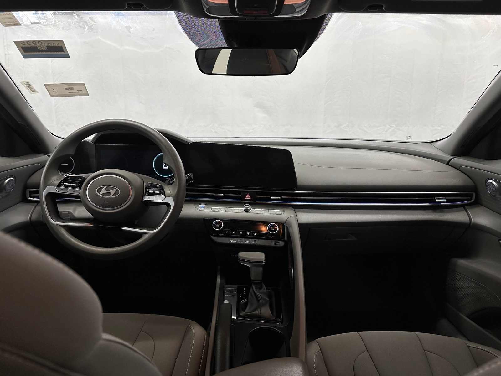 Thumbnail: 2024 Hyundai Elantra - 3
