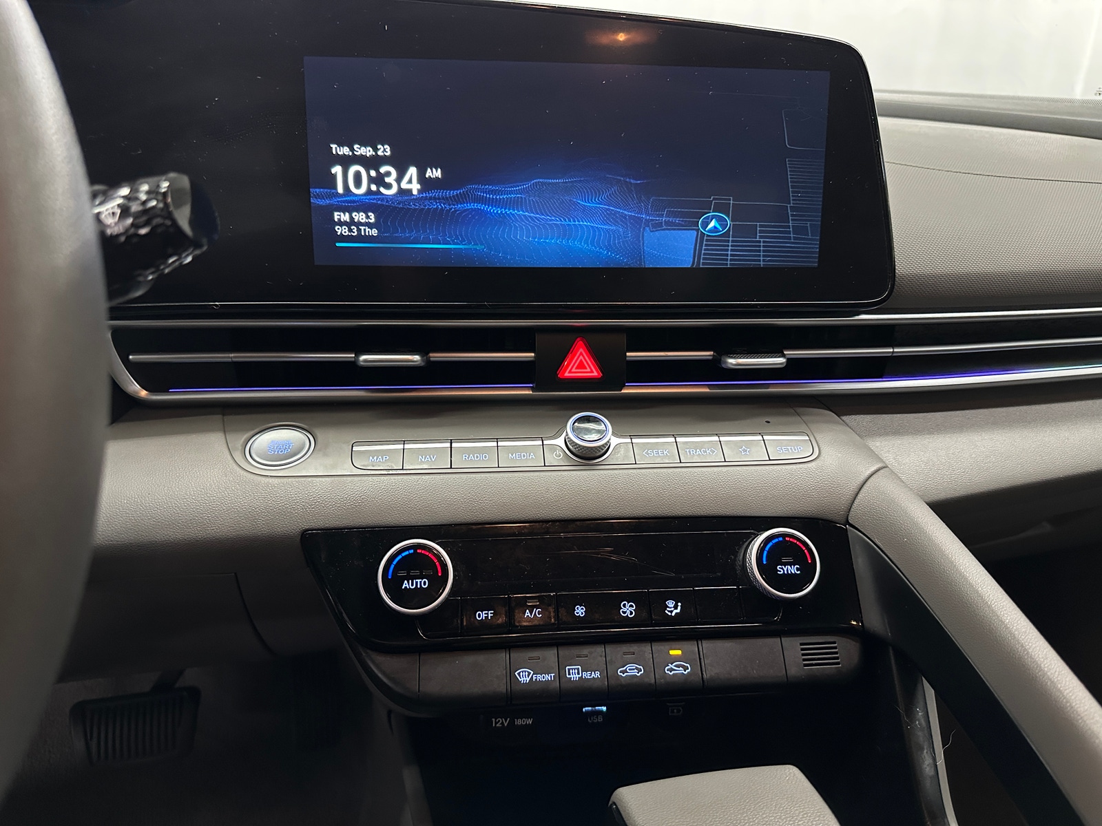 Thumbnail: 2024 Hyundai Elantra - 4