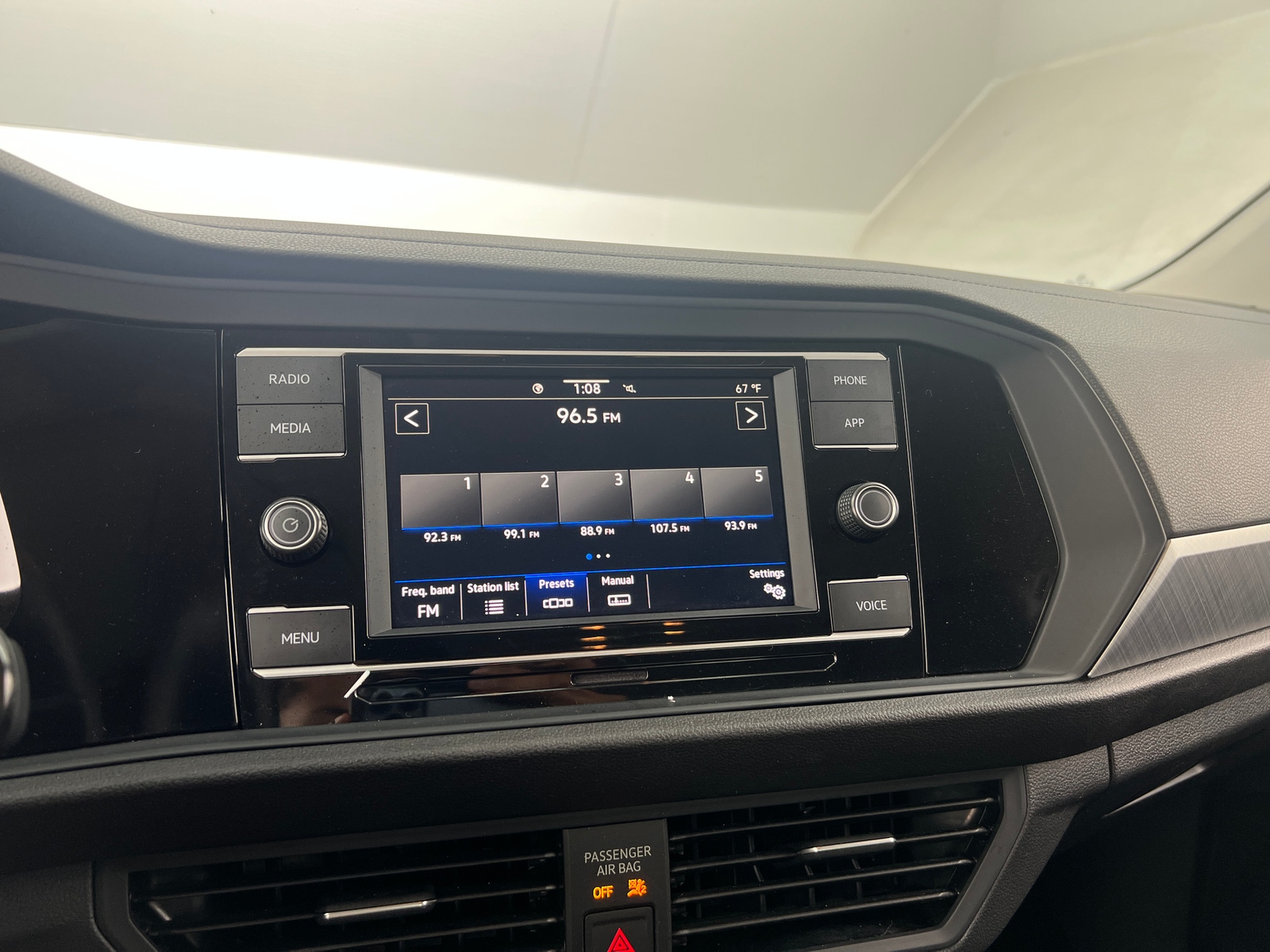 Thumbnail: 2022 Volkswagen Jetta - 3