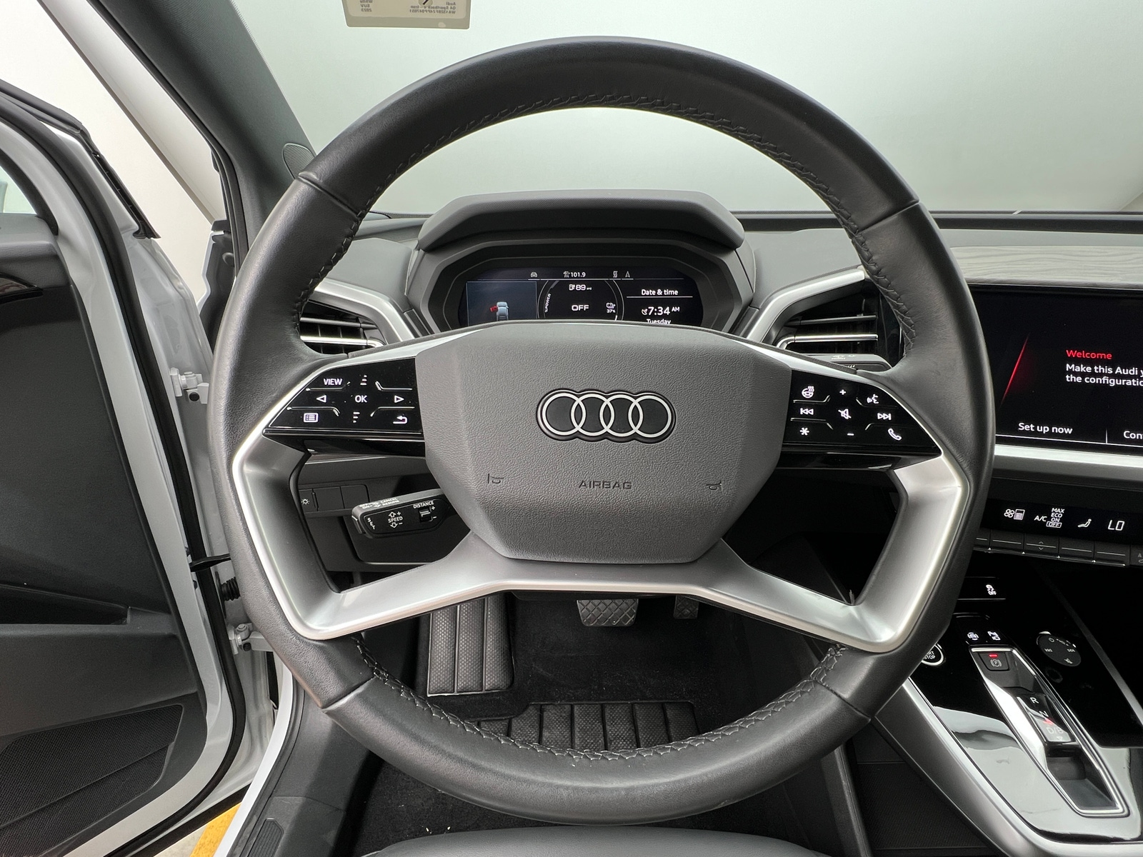 Thumbnail: 2023 Audi Q4 e-tron - 4