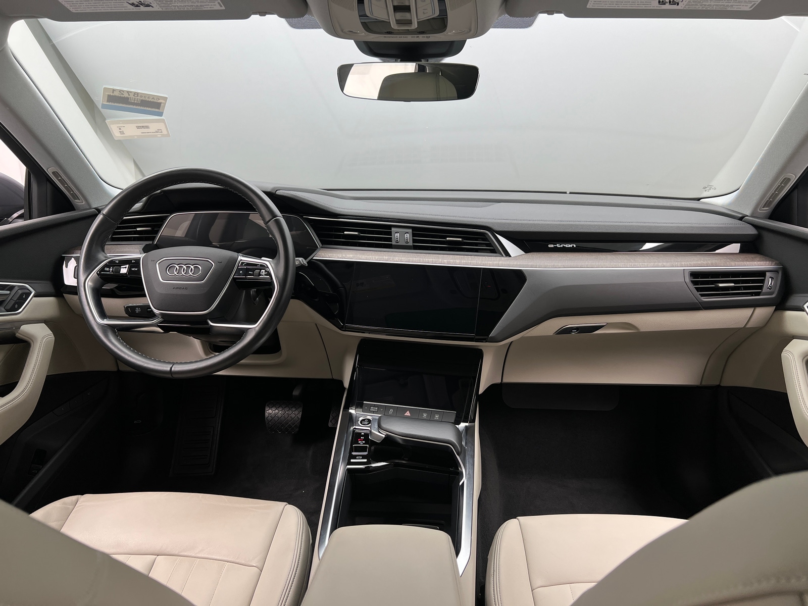 Thumbnail: 2023 Audi e-tron - 2