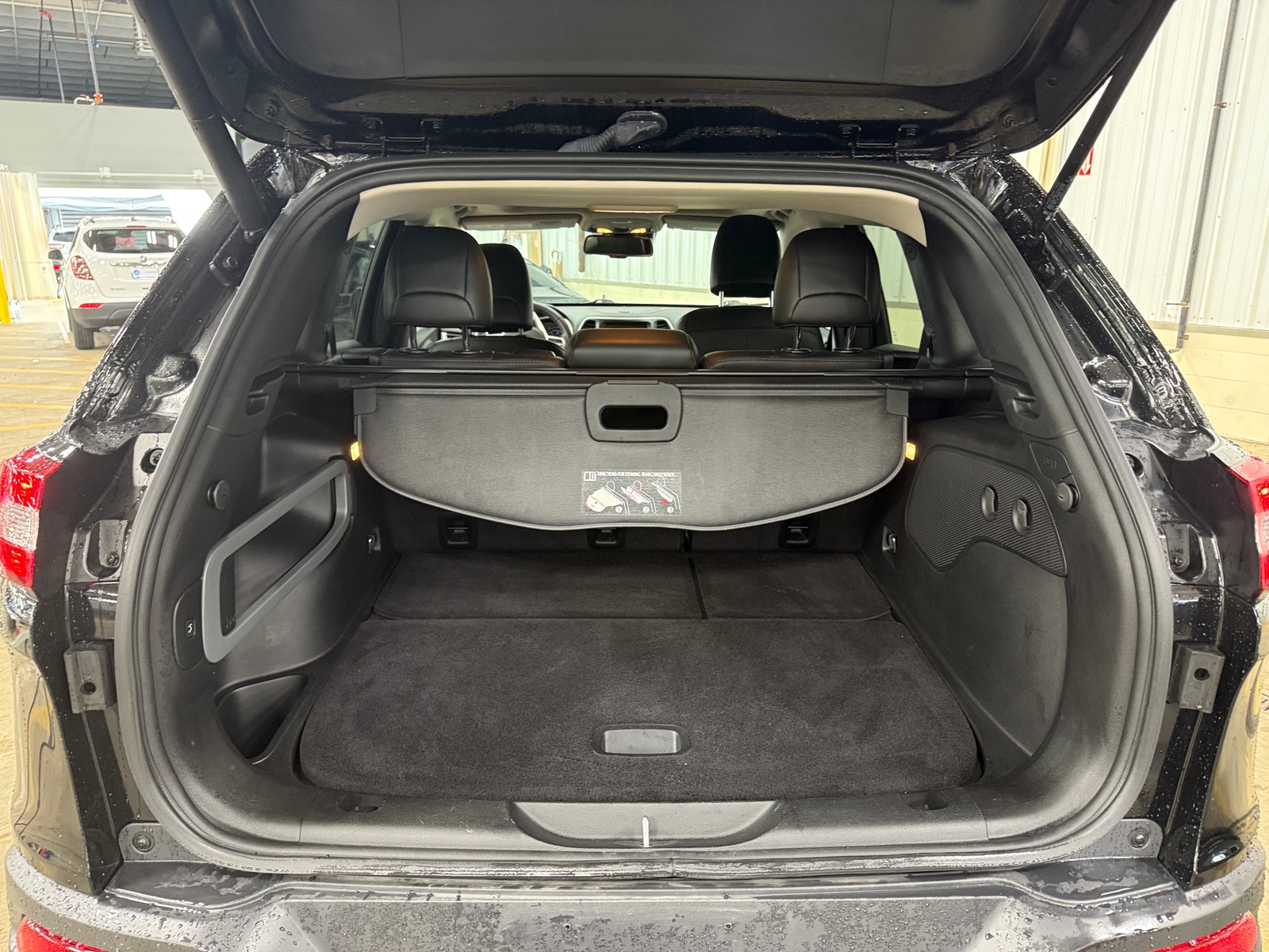 Thumbnail: 2017 Jeep Cherokee - 6